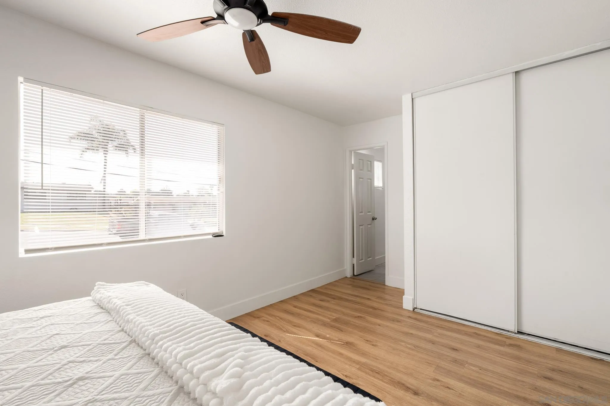 https://cdn.realtyfeed.com/cdn/127/260007331/6f15a7de35f8832b98355886e34d1ee5.webp