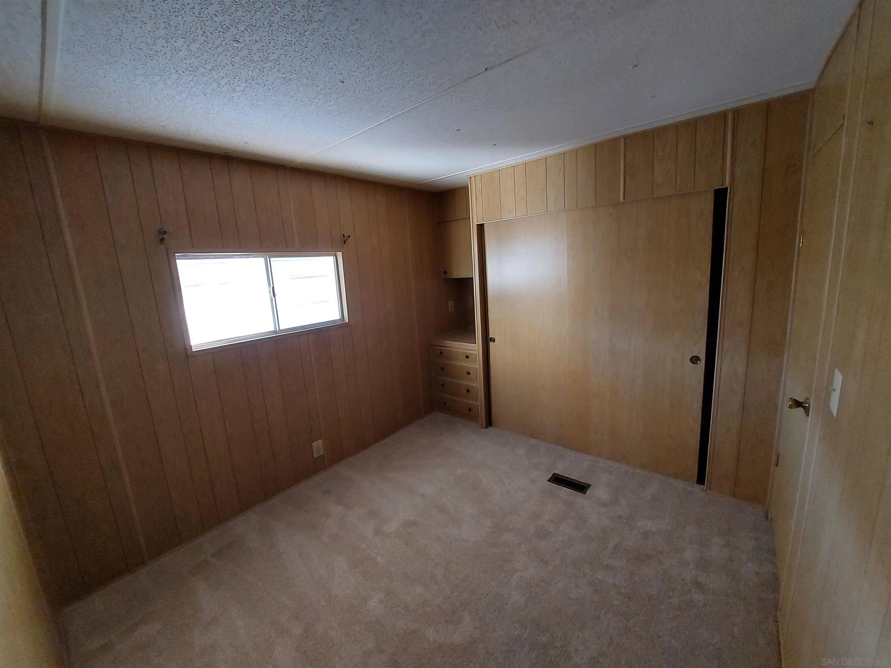 https://cdn.realtyfeed.com/cdn/127/260007333/12af59c064d7d0cad732c09800dbde48.webp