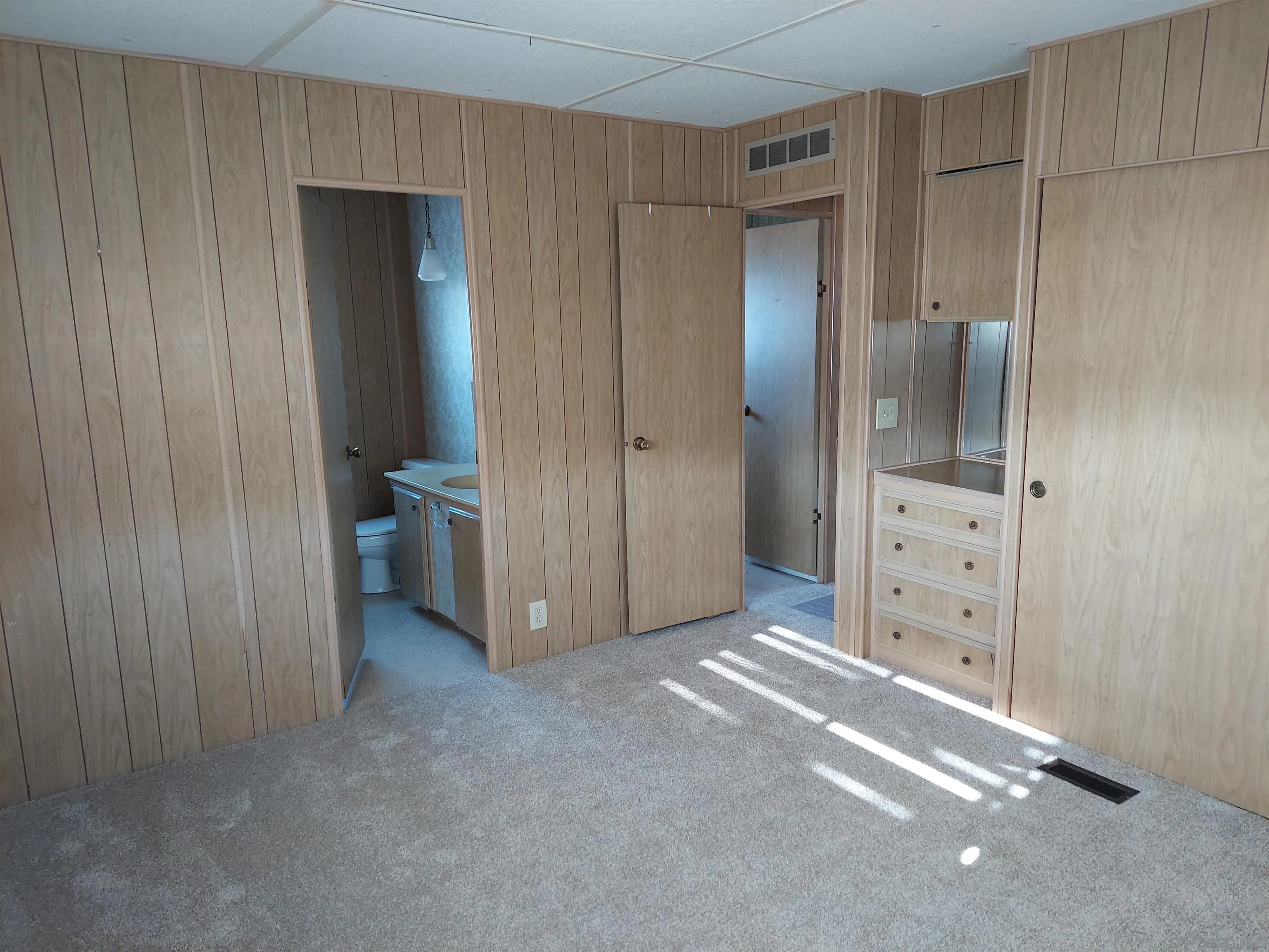 https://cdn.realtyfeed.com/cdn/127/260007333/3a911bca4603339ddb7f4f4fcacb0b31.webp