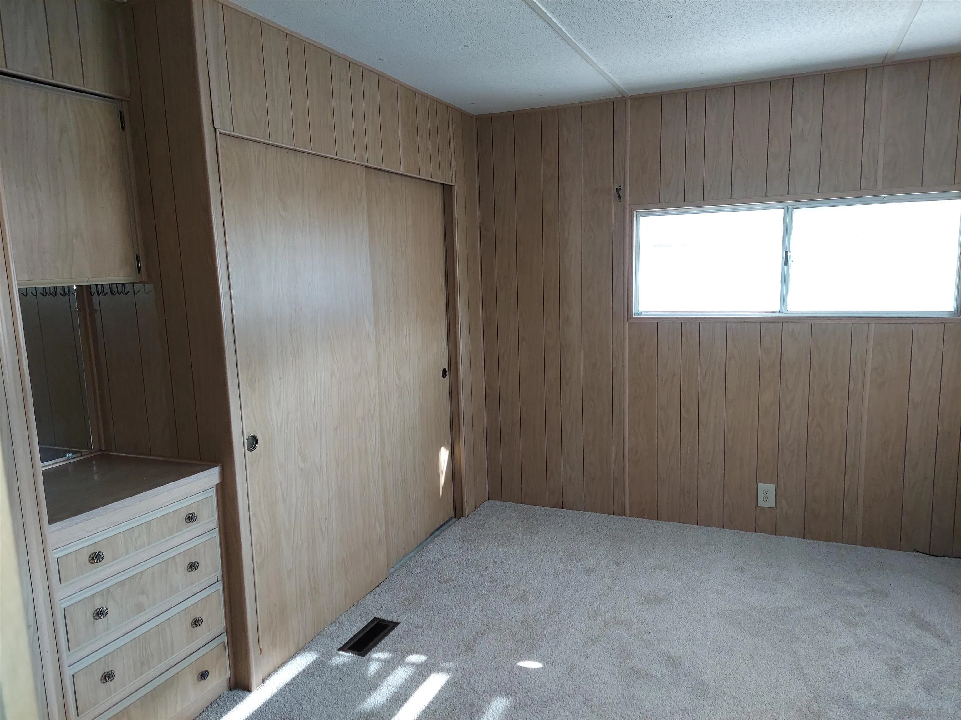 https://cdn.realtyfeed.com/cdn/127/260007333/fe959b55346bb97de770d72f08a123f4.webp