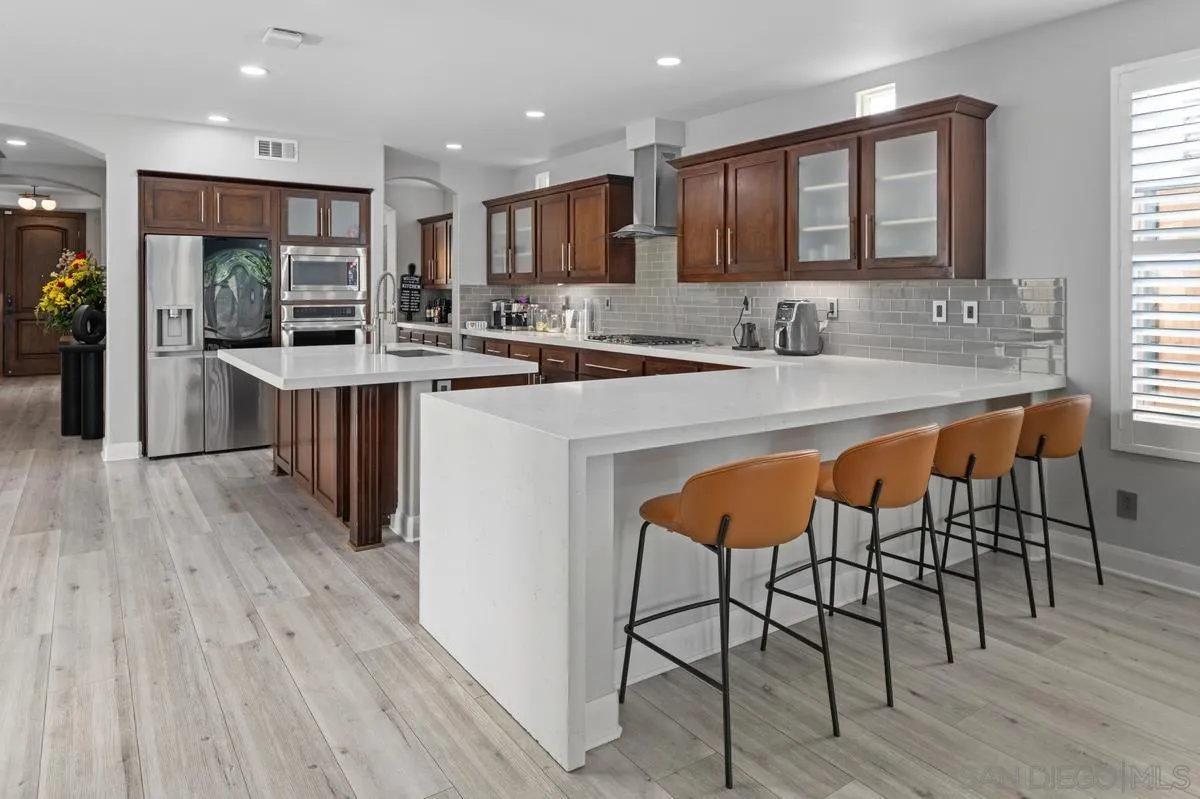 https://cdn.realtyfeed.com/cdn/127/260007334/1541c7df4aa7a35f4de0f7b69a801453.webp