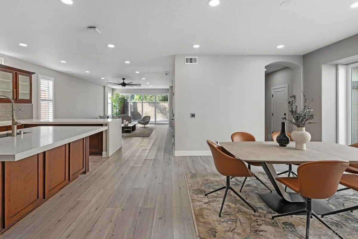 https://cdn.realtyfeed.com/cdn/127/260007334/38fa7a39acfcbfac112c40667065ec68.webp
