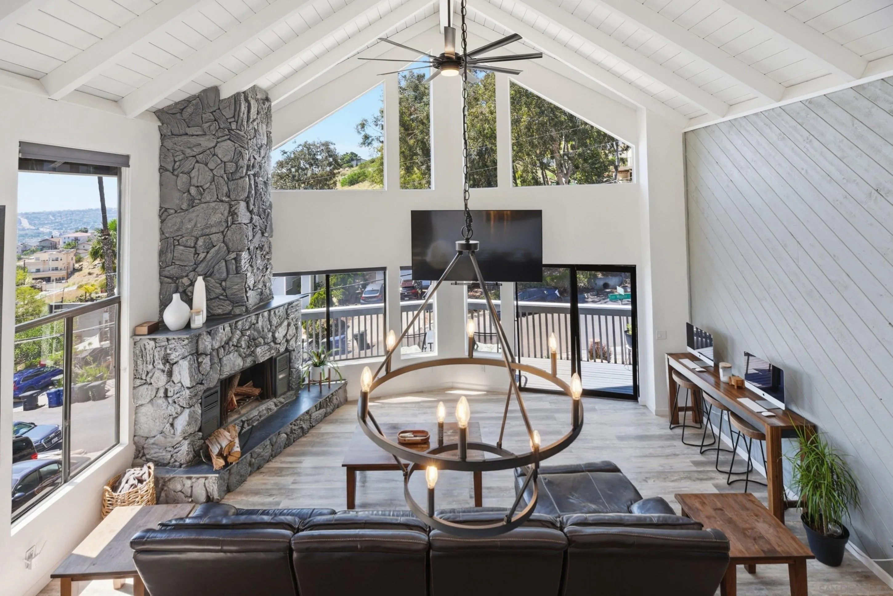 https://cdn.realtyfeed.com/cdn/127/260007335/2fcb22ec7797ba4d77ca24b46527871c.webp