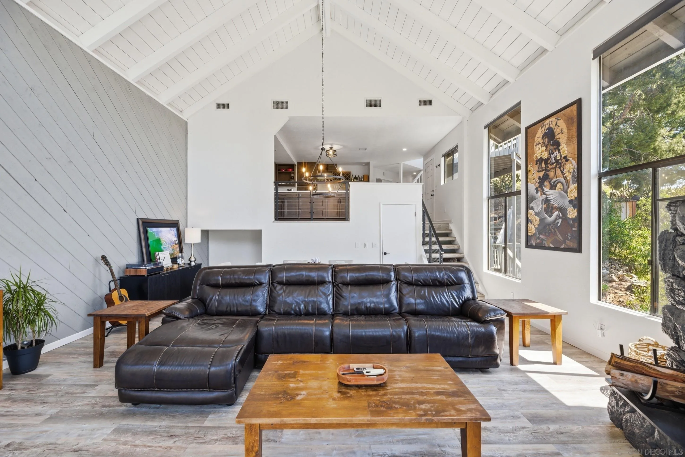 https://cdn.realtyfeed.com/cdn/127/260007335/33426a560236403d9c91cdfa565aa5e9.webp