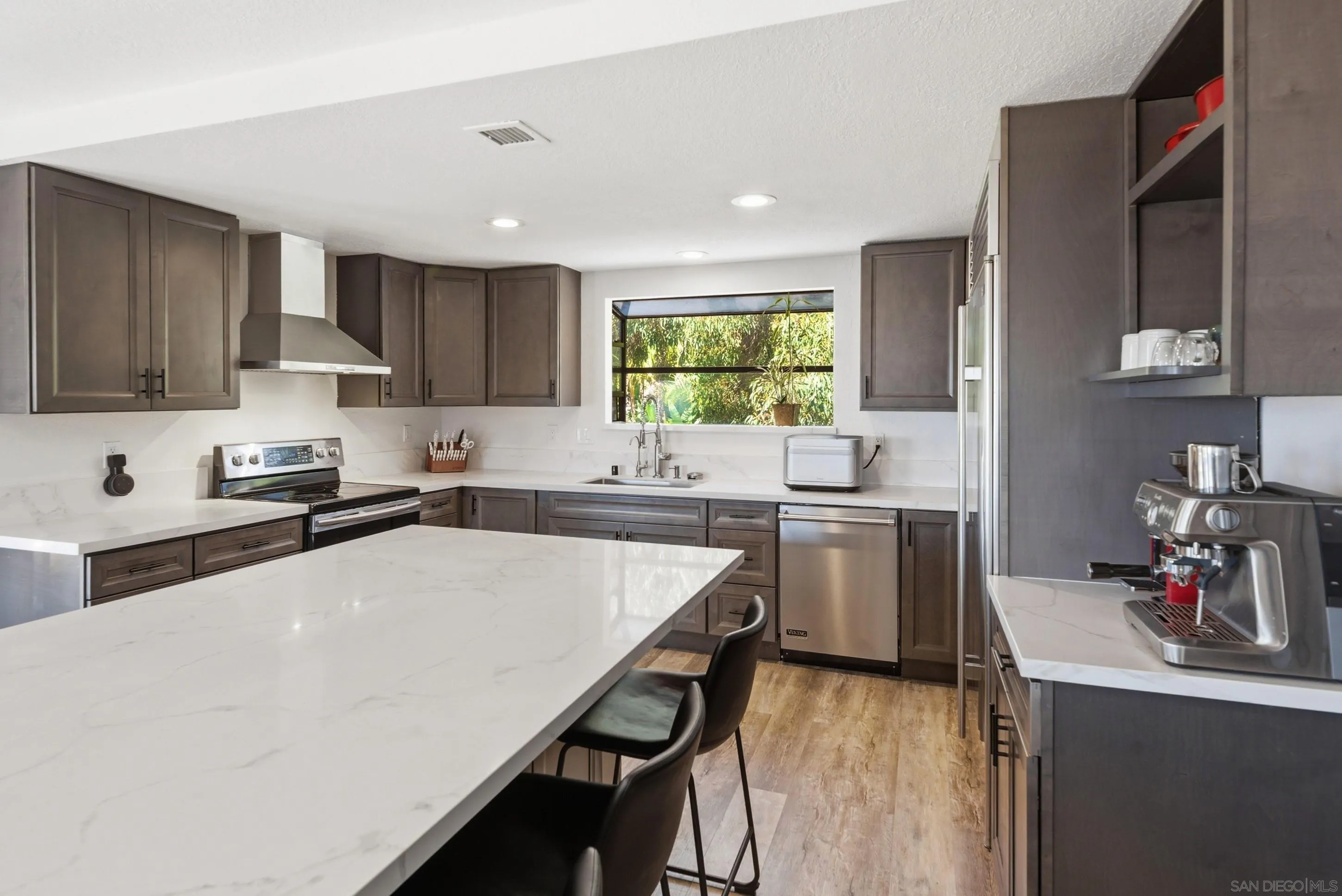 https://cdn.realtyfeed.com/cdn/127/260007335/4e0823fe89aaf542487f34312c3d7489.webp