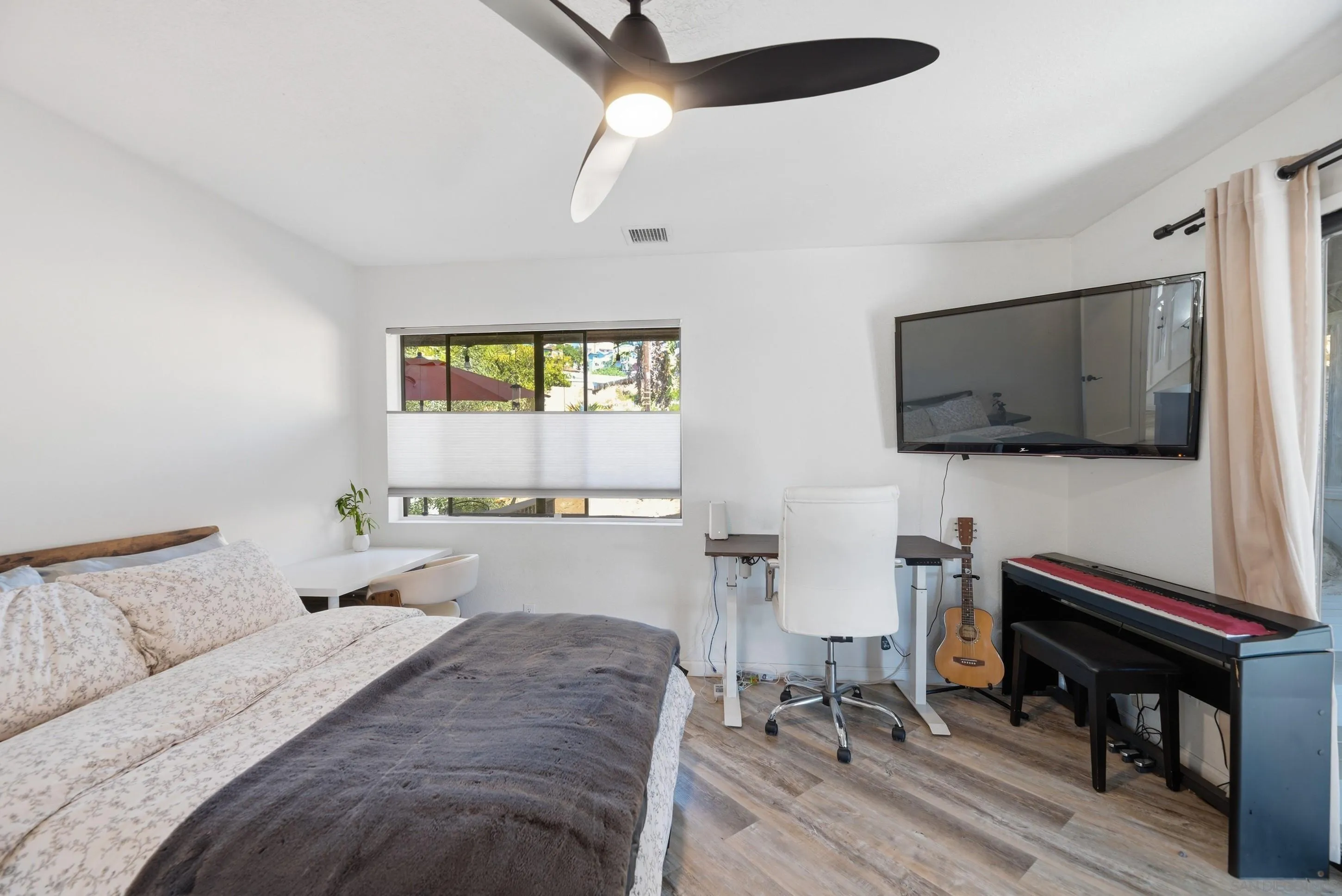 https://cdn.realtyfeed.com/cdn/127/260007335/90db508498457b1dd570feafc2230bf3.webp