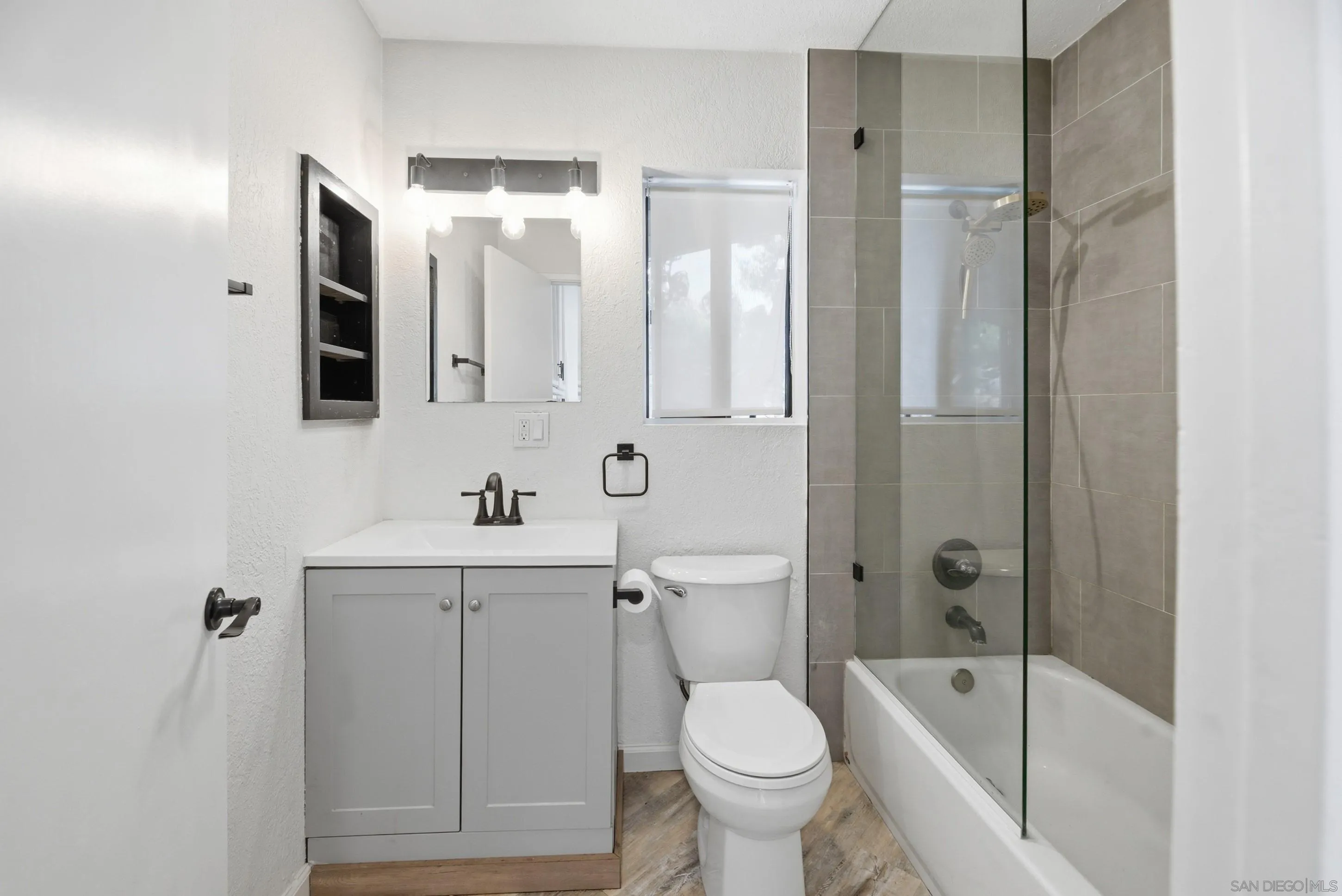 https://cdn.realtyfeed.com/cdn/127/260007335/bc03c13c7ab48e000555264e356ae1a6.webp
