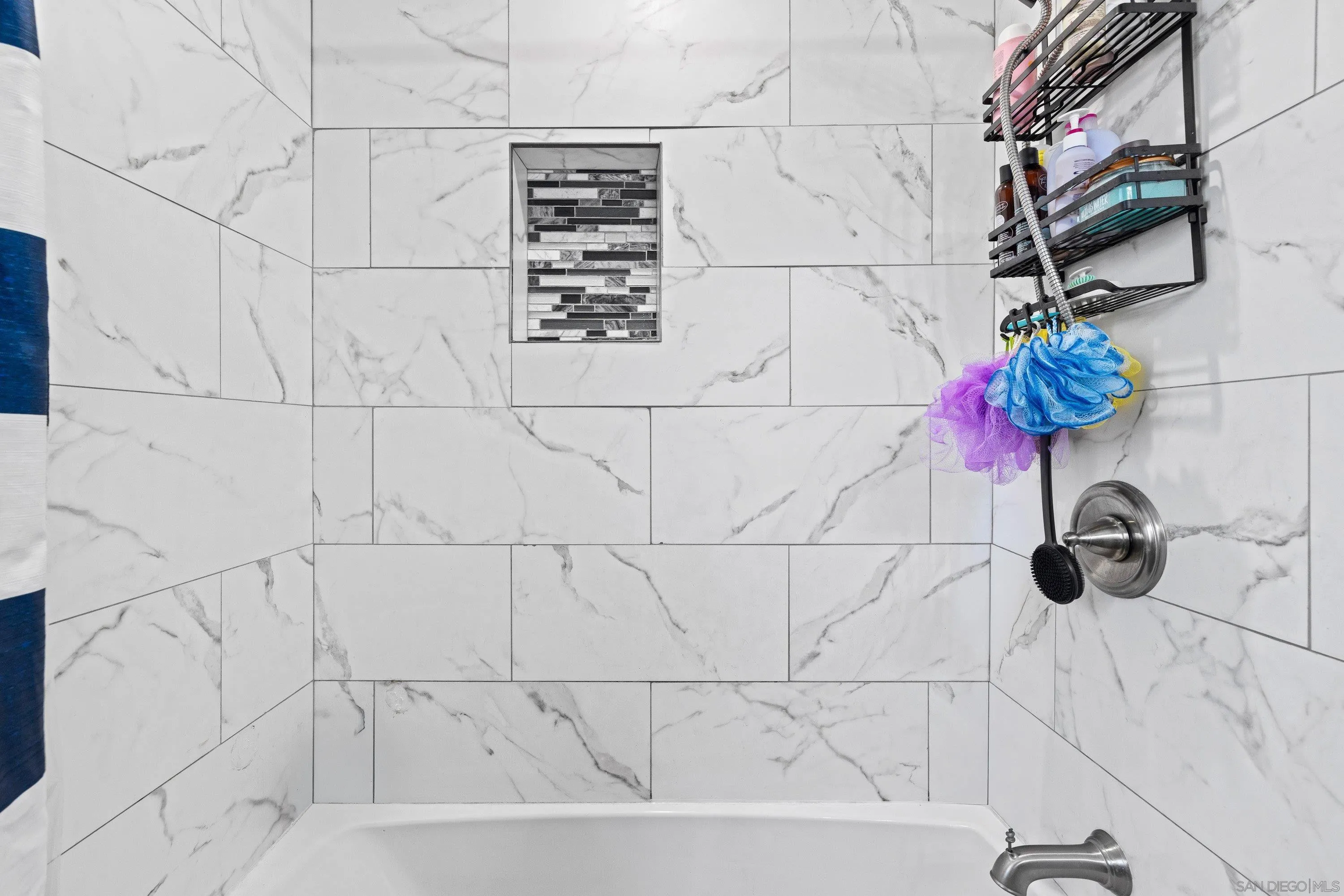 https://cdn.realtyfeed.com/cdn/127/260007339/2012c5dd6650685be7b6129d29da1328.webp