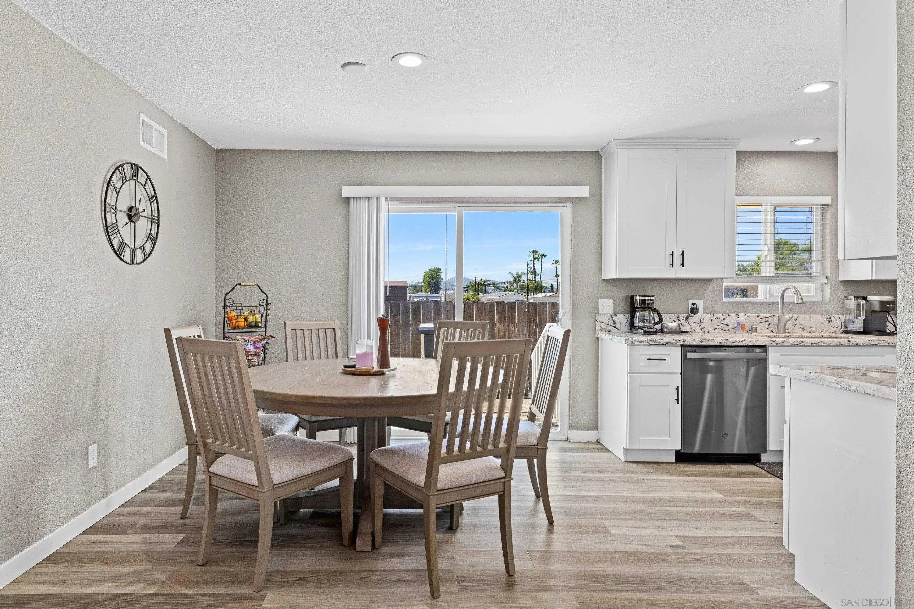 https://cdn.realtyfeed.com/cdn/127/260007339/4774f922eeae4fe49adac9905edf2d3b.webp