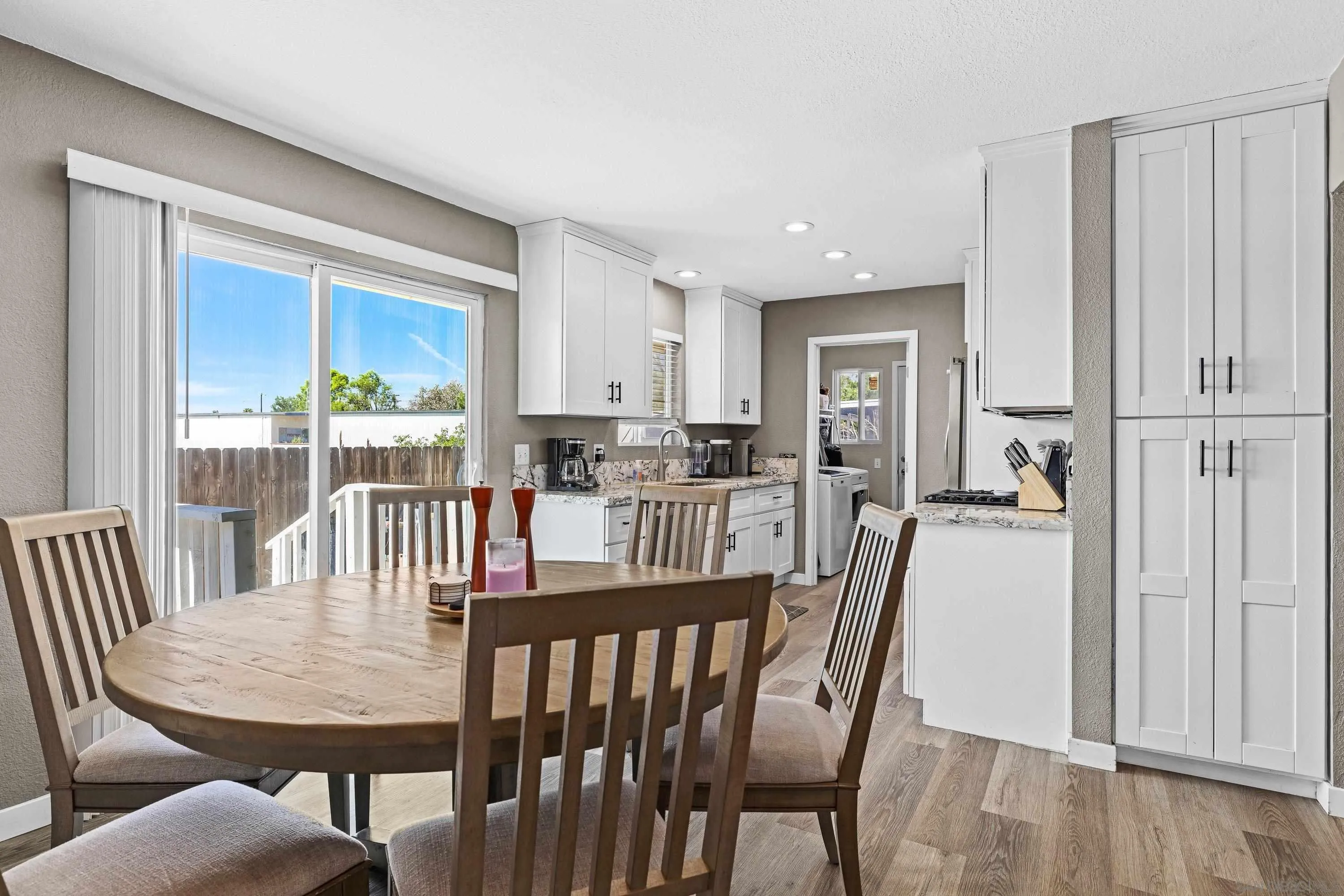 https://cdn.realtyfeed.com/cdn/127/260007339/b26d2de71a608edd19ee0567fbee1001.webp