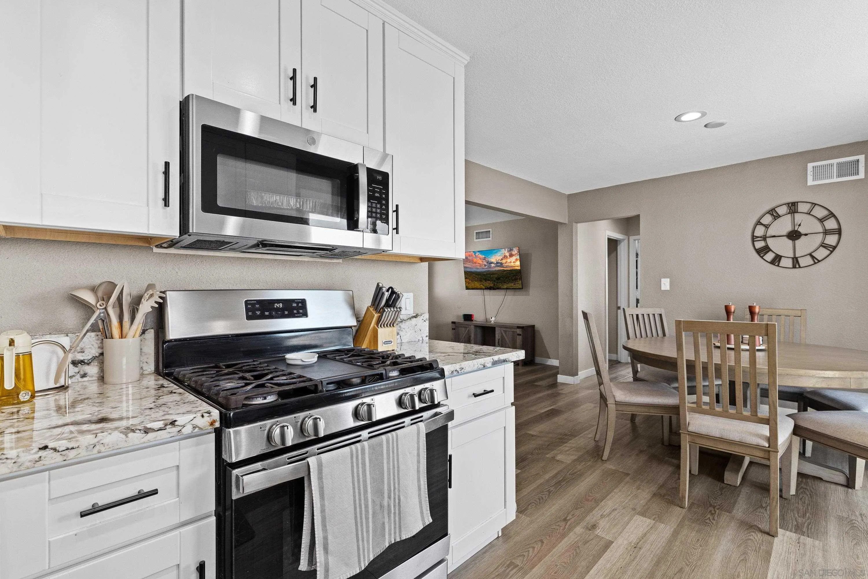 https://cdn.realtyfeed.com/cdn/127/260007339/dda239f77b388836892ccade50dc6a11.webp