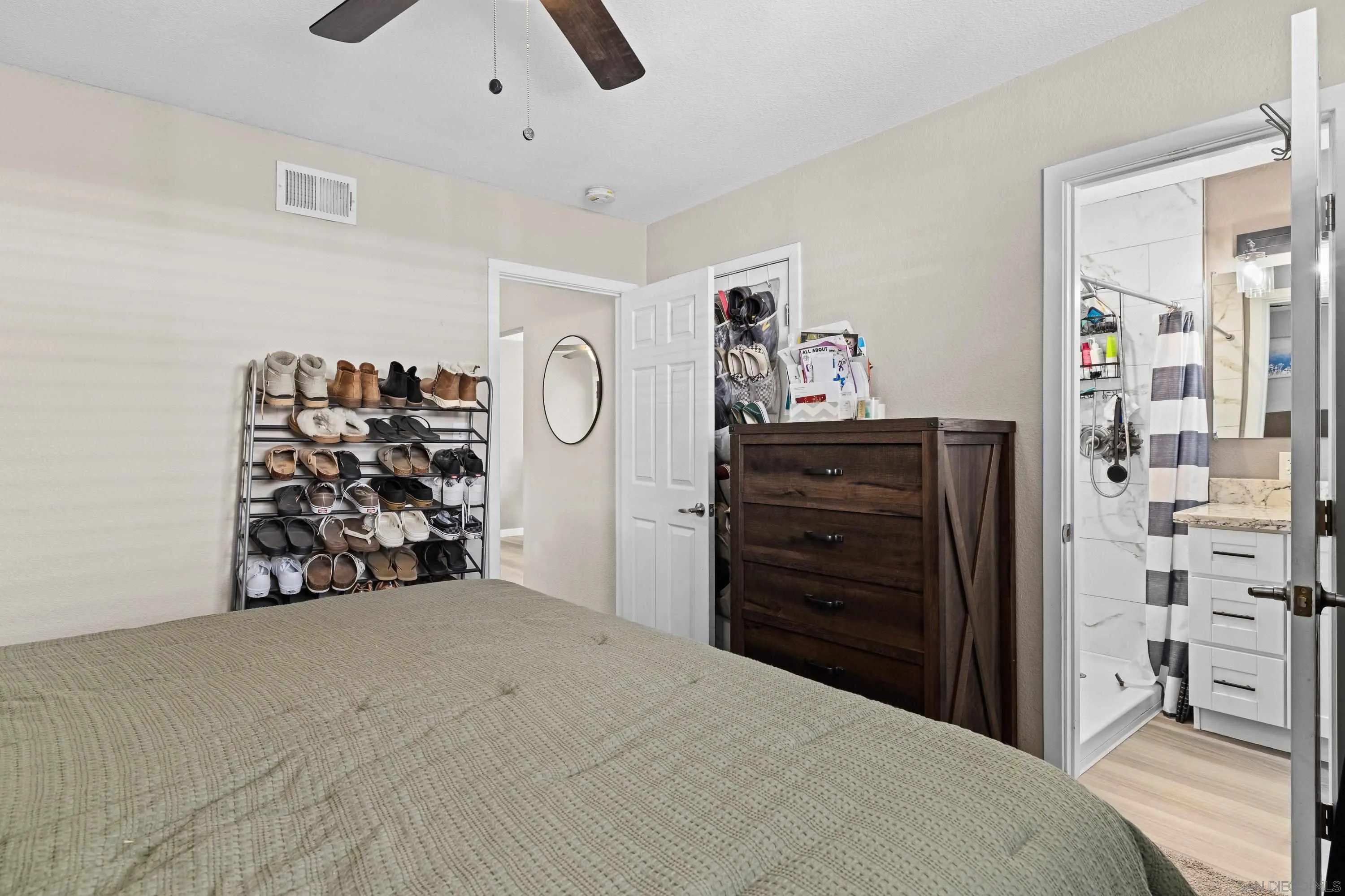 https://cdn.realtyfeed.com/cdn/127/260007339/f4bc7c23569cffc93242a98c87335884.webp