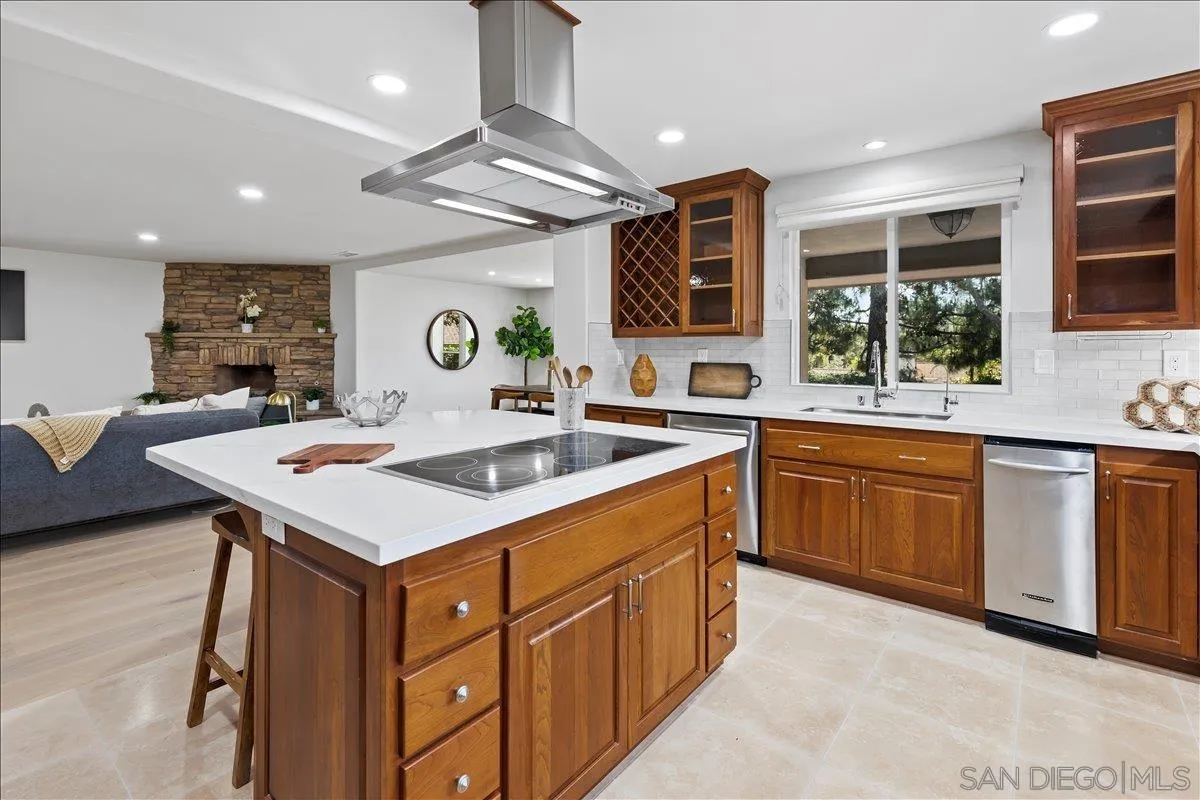 https://cdn.realtyfeed.com/cdn/127/260007348/4abc331cea1df300849f97324eb14783.webp
