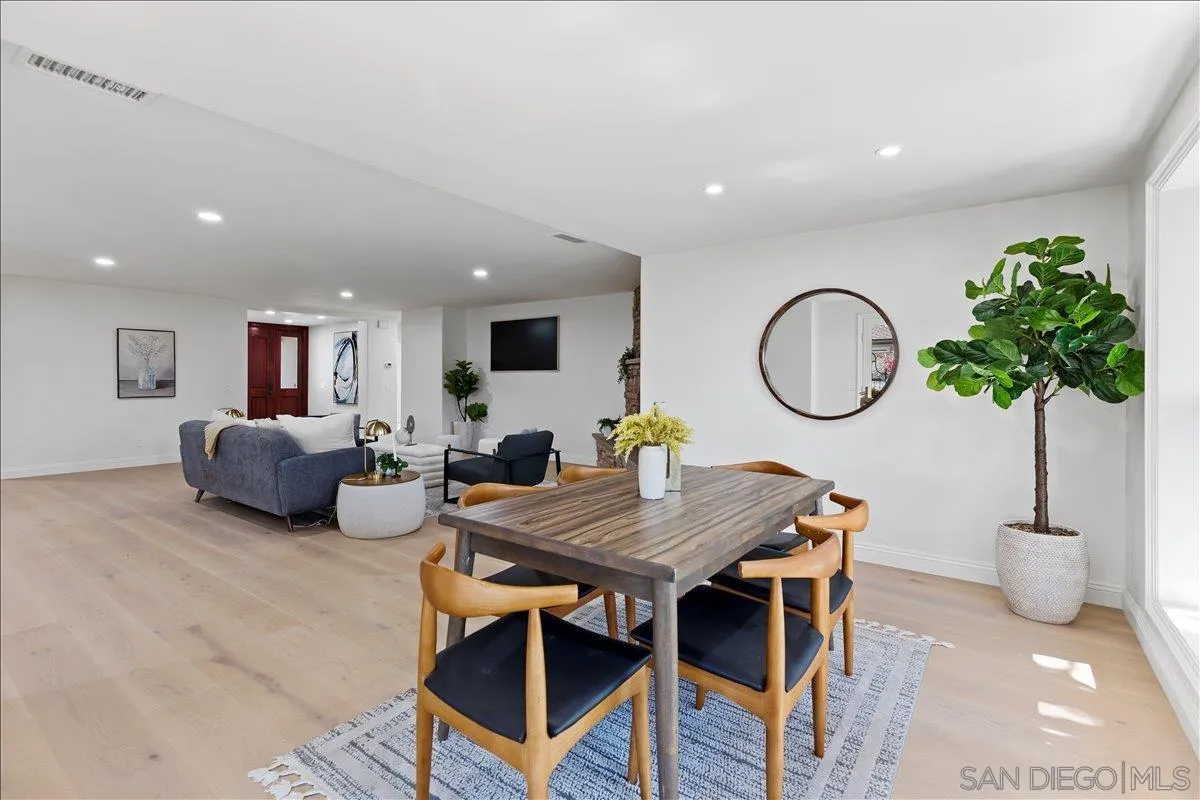 https://cdn.realtyfeed.com/cdn/127/260007348/54f0c20bfd164bc571ceca16d68c7c87.webp