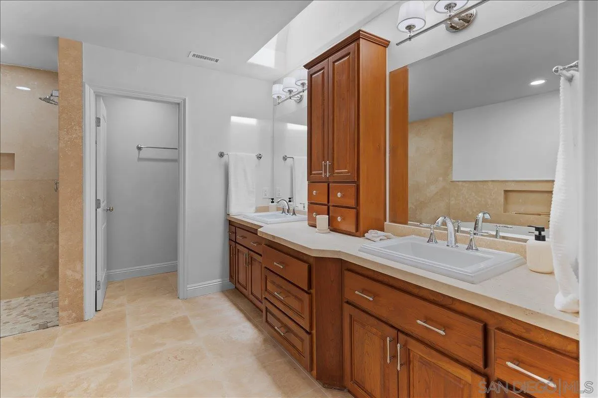 https://cdn.realtyfeed.com/cdn/127/260007348/f165fc4e330568314f351d91e6f7f20e.webp