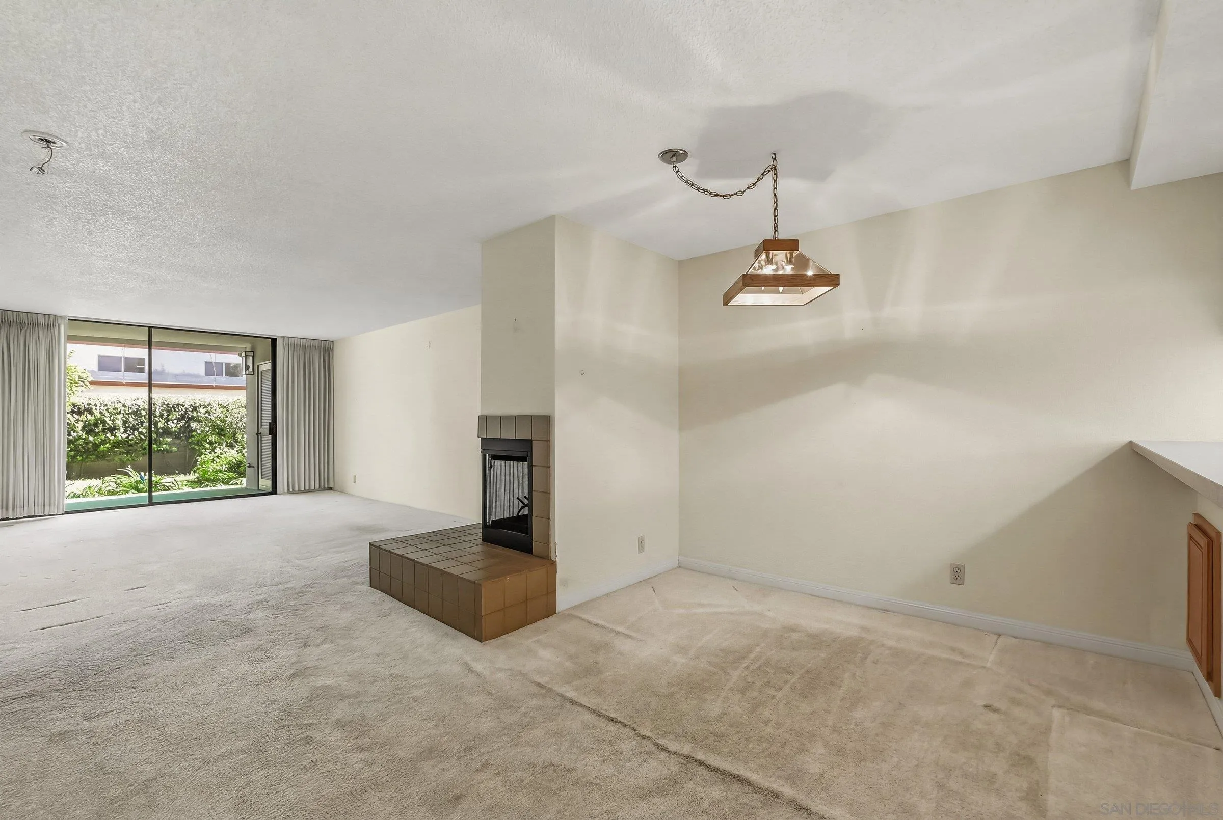 https://cdn.realtyfeed.com/cdn/127/260007360/9b31275bd2b662184bb1c277c701bb21.webp