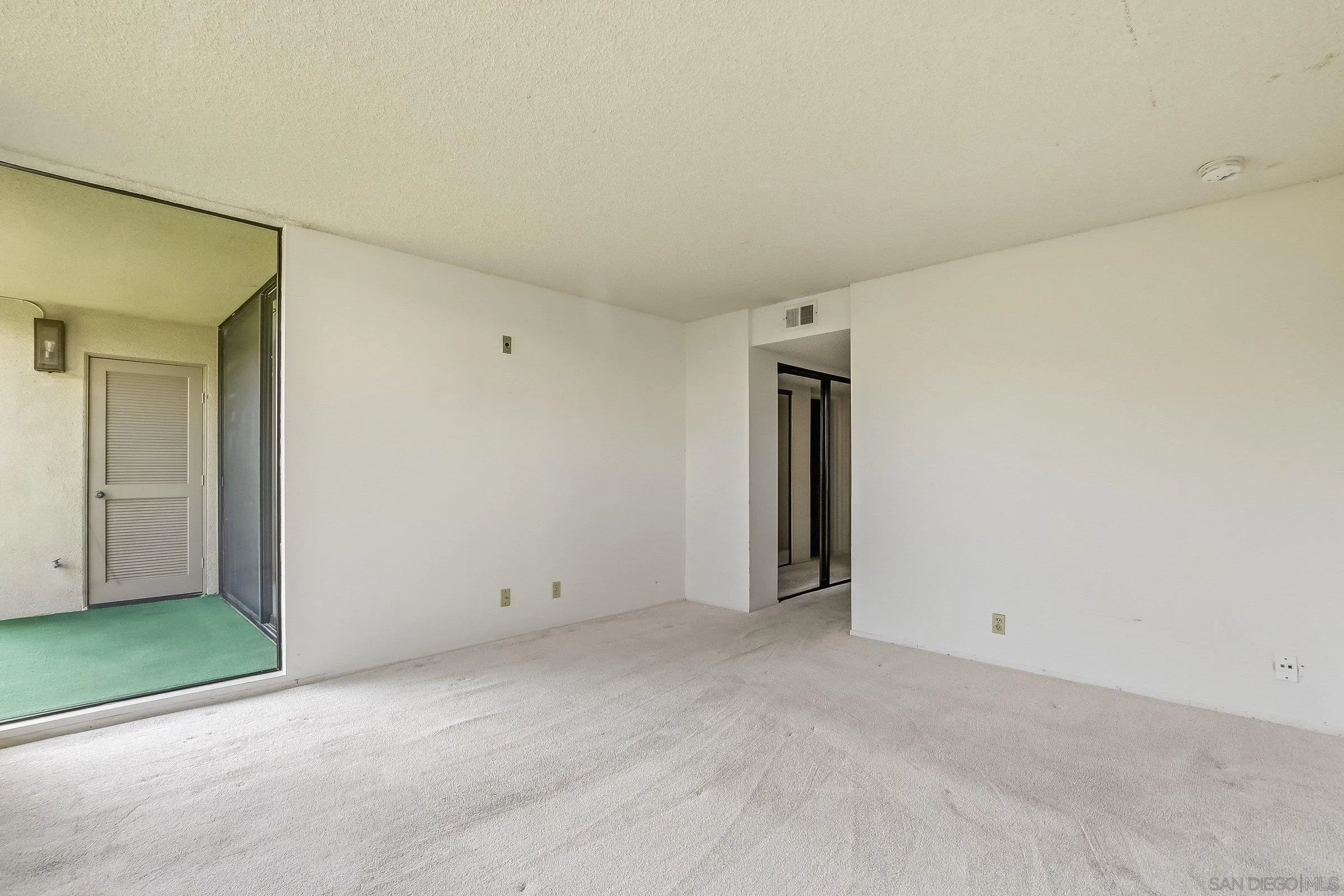 https://cdn.realtyfeed.com/cdn/127/260007360/a78864e0c317ee9a7f80091c4f173916.webp