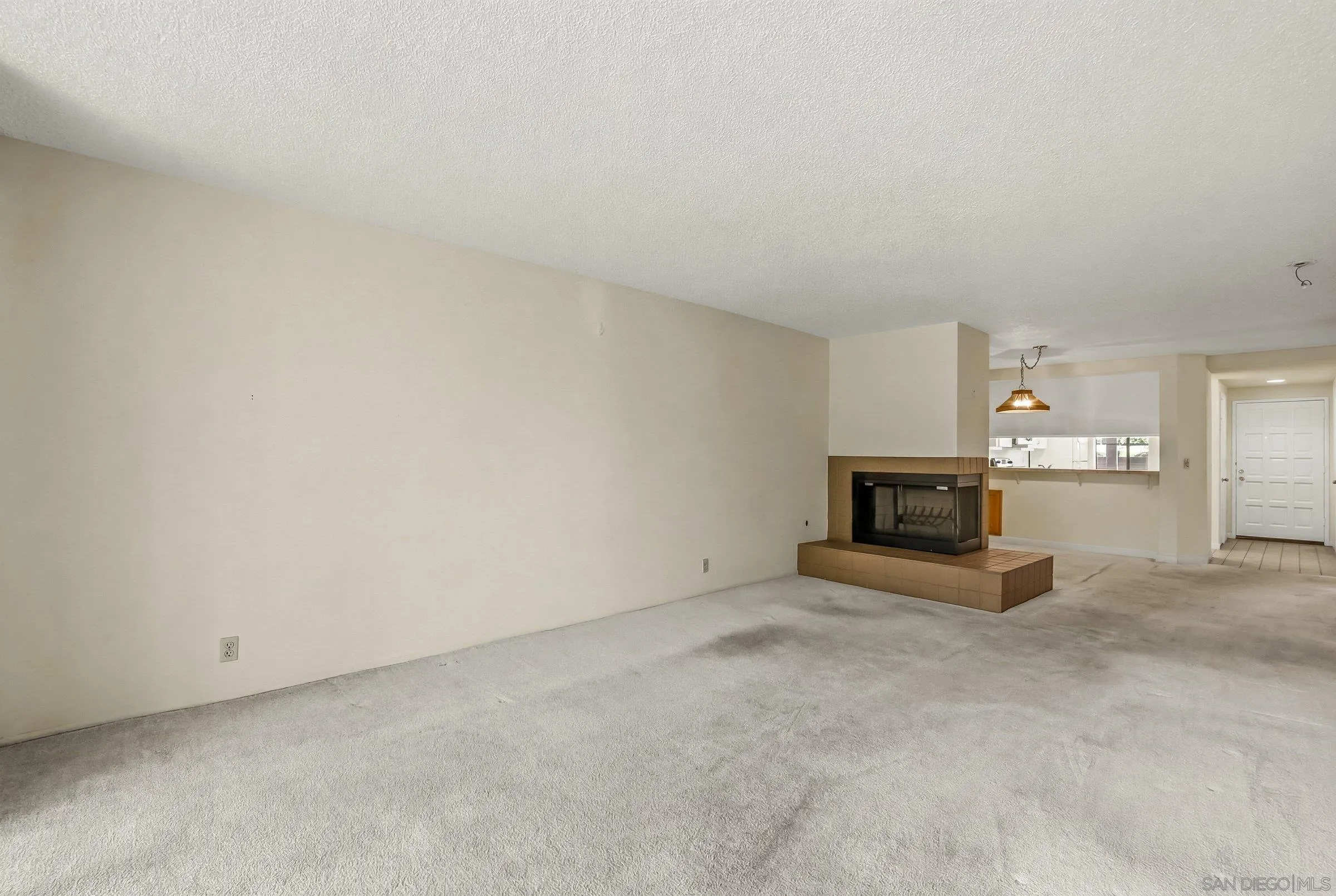 https://cdn.realtyfeed.com/cdn/127/260007360/b5706748e0f28d10b20ea9d3ecf6cf10.webp