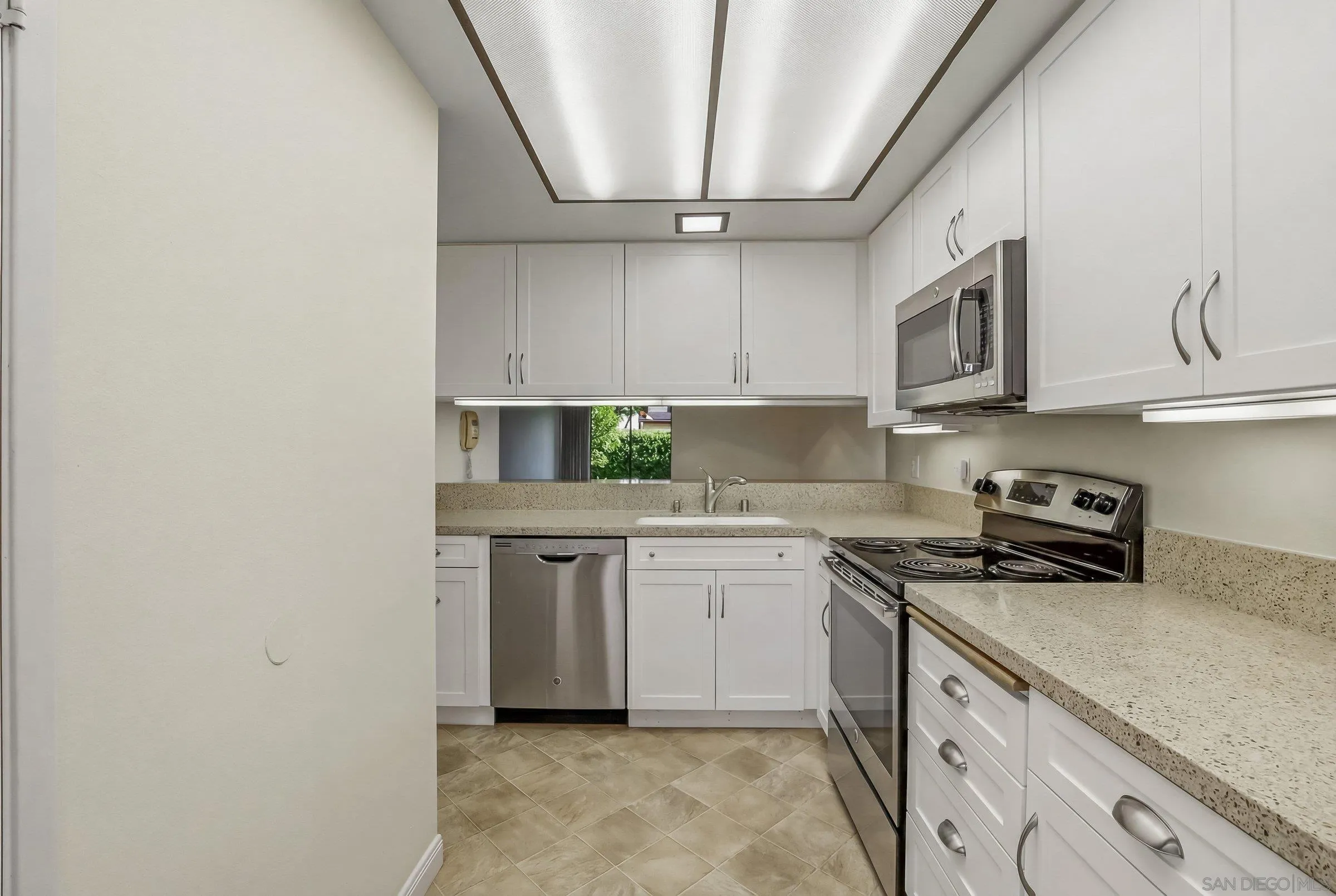 https://cdn.realtyfeed.com/cdn/127/260007360/ce0637d06730a19bc5915f9f0ece83fe.webp