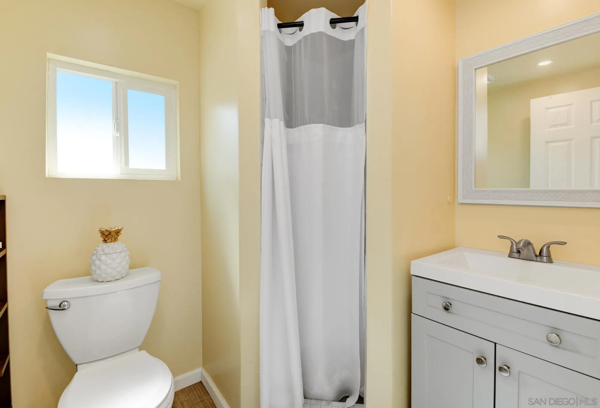 https://cdn.realtyfeed.com/cdn/127/260007369/2a1182677c7ba4eef94ac57cb3326573.webp