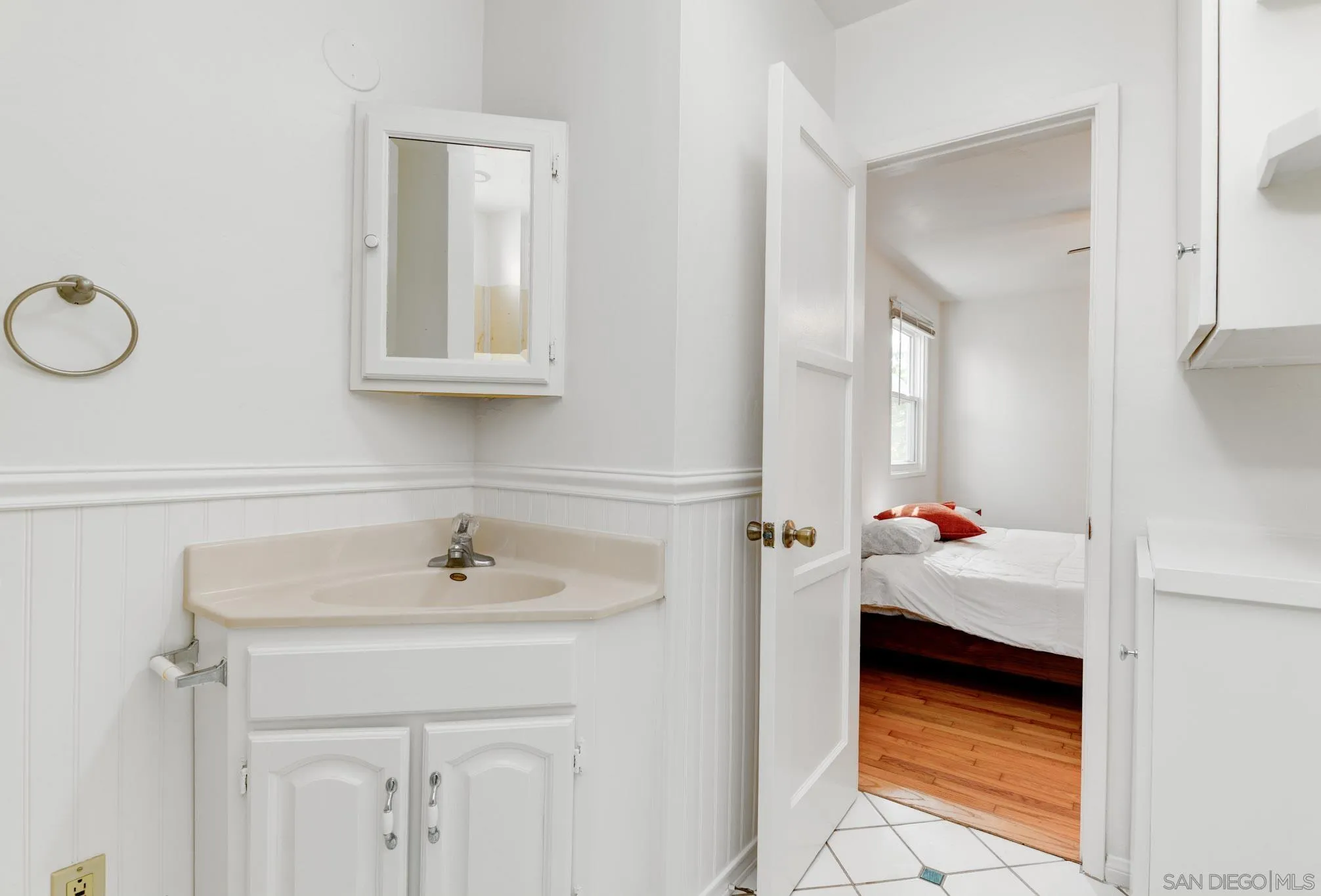 https://cdn.realtyfeed.com/cdn/127/260007369/d8ad6836a39c9f122c0f602adc068bf1.webp