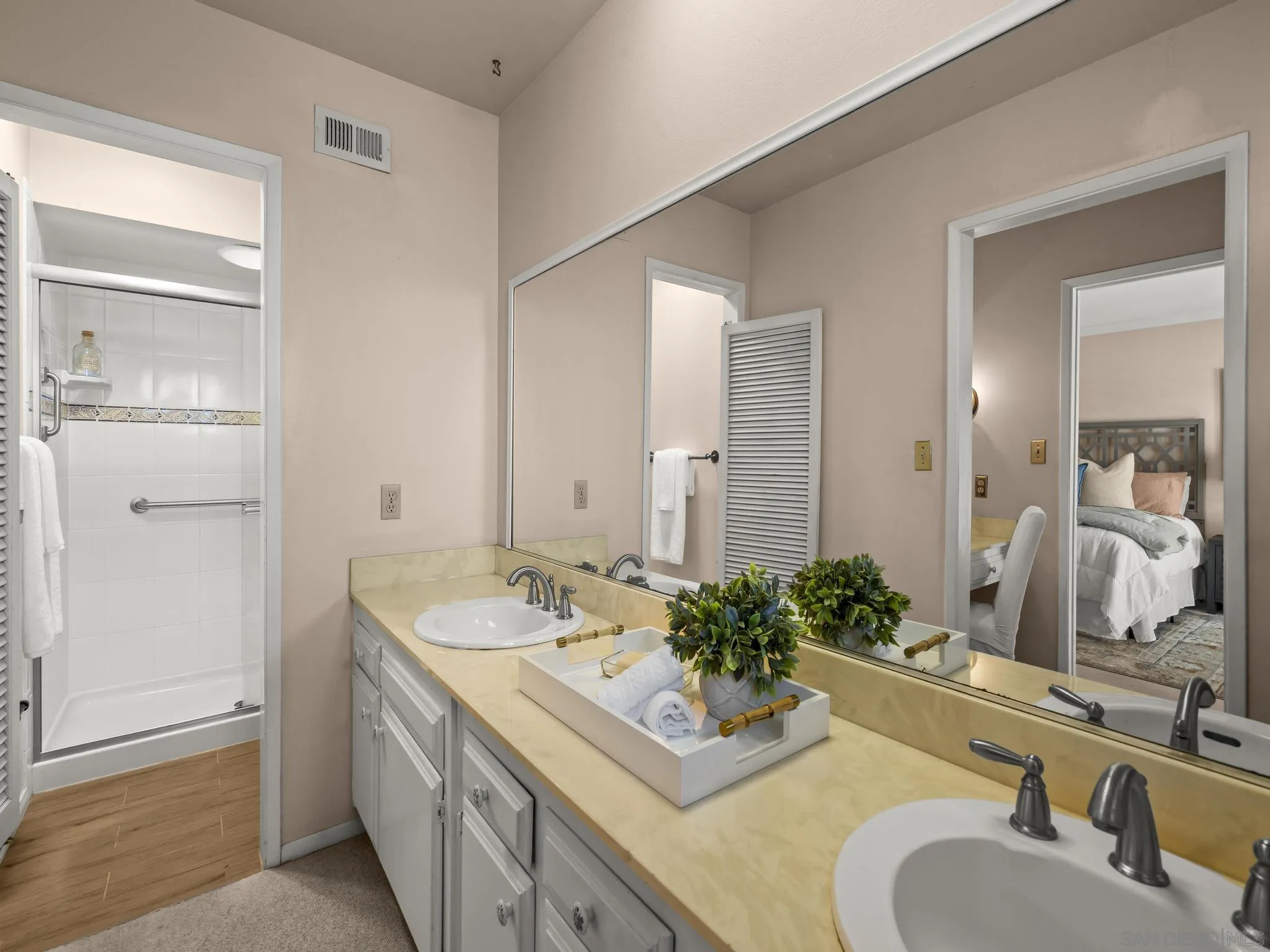 https://cdn.realtyfeed.com/cdn/127/260007373/5629a3021d547a87e8ef8effbfd83b4c.webp