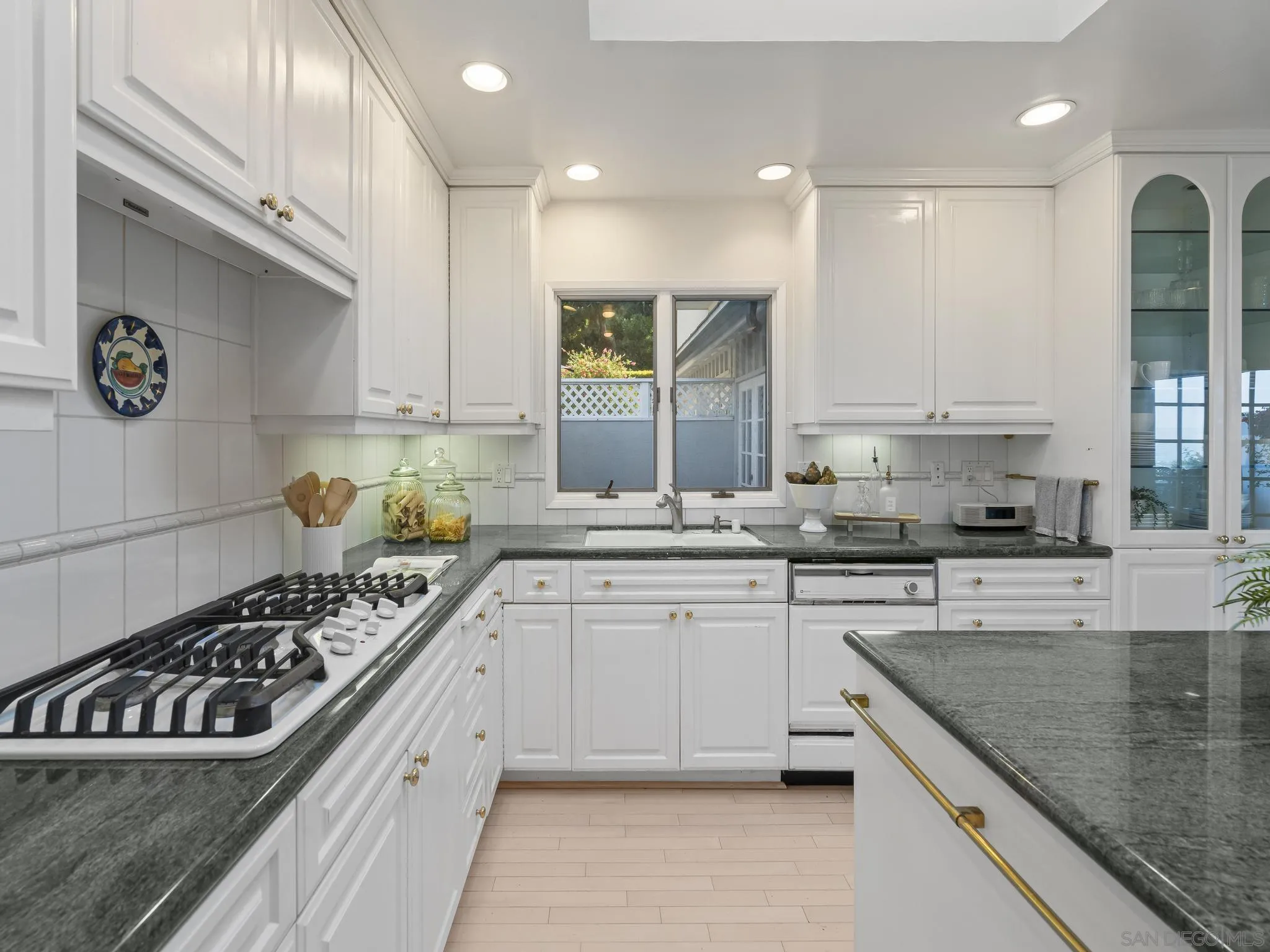 https://cdn.realtyfeed.com/cdn/127/260007373/5d81b81a500a71705adefcaf74d39262.webp