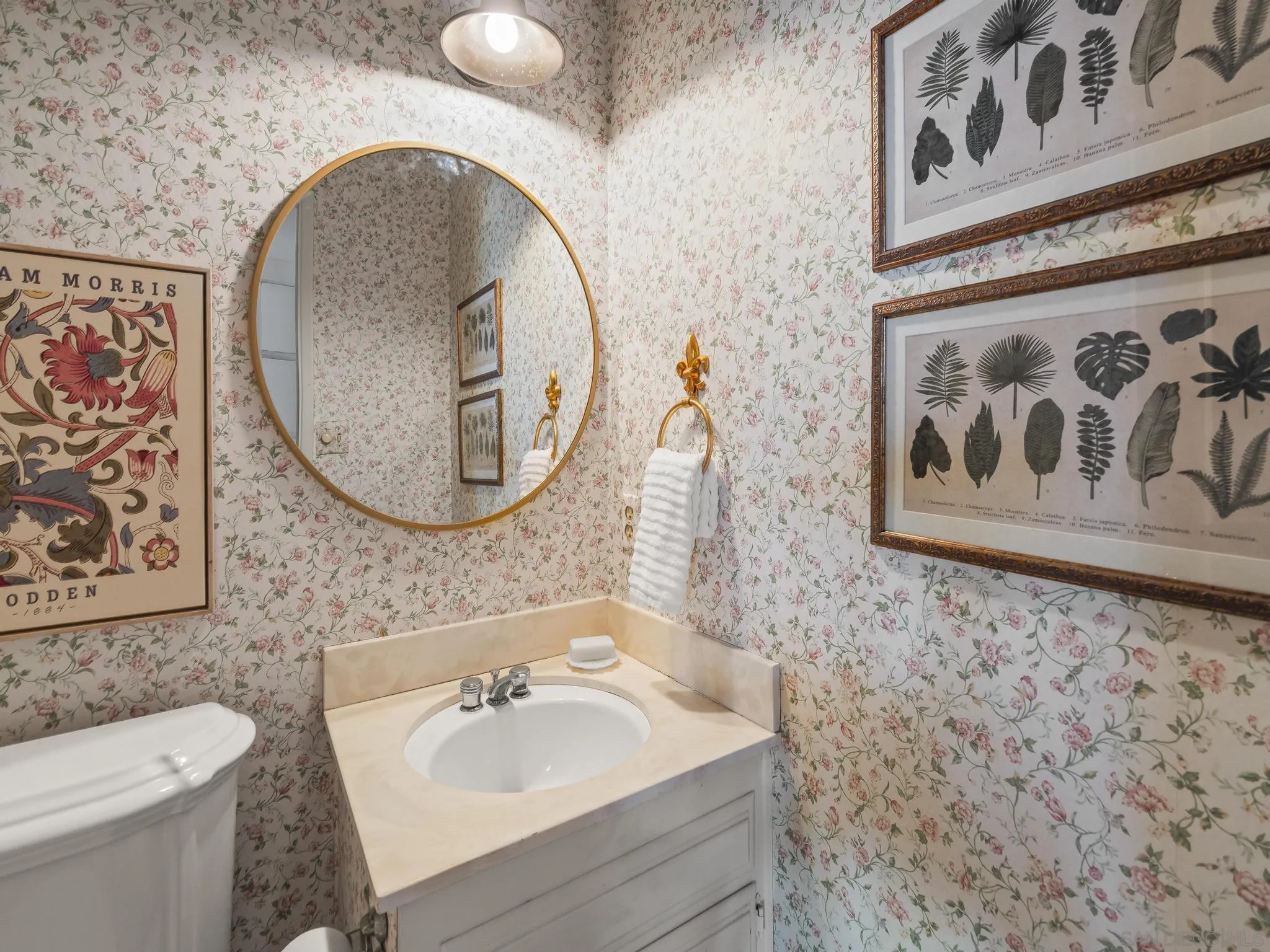https://cdn.realtyfeed.com/cdn/127/260007373/b792611871c65ec893b76afc05a23b9e.webp