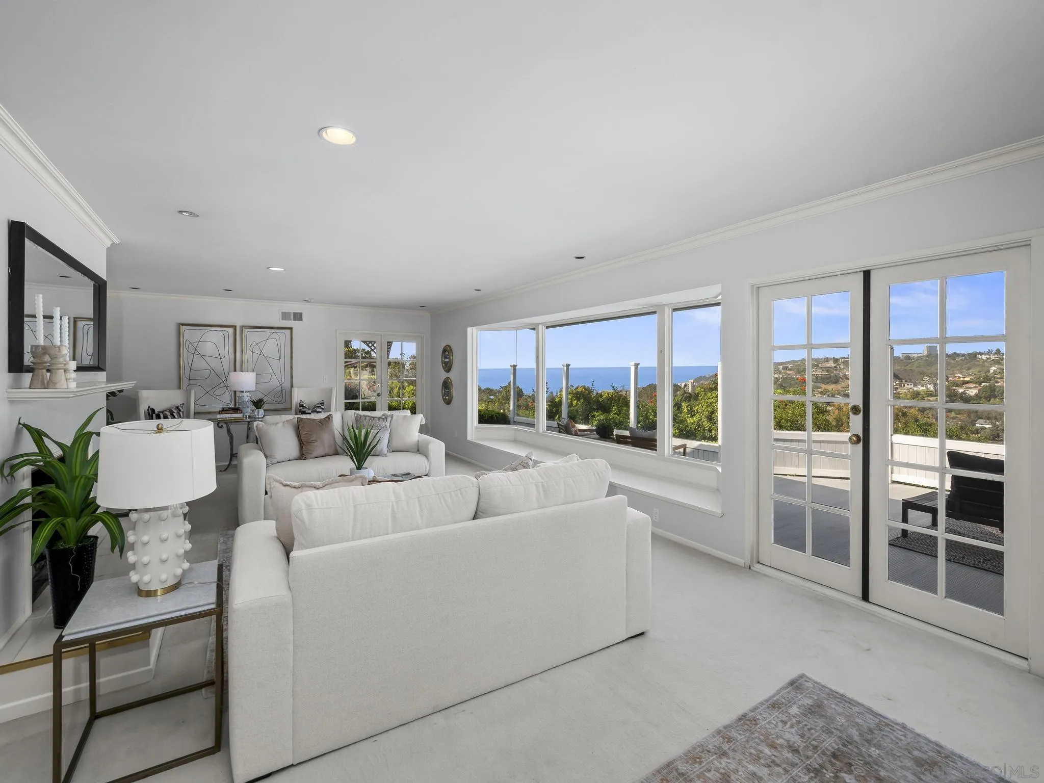 https://cdn.realtyfeed.com/cdn/127/260007373/e2aea170117652218476eca3184856c6.webp