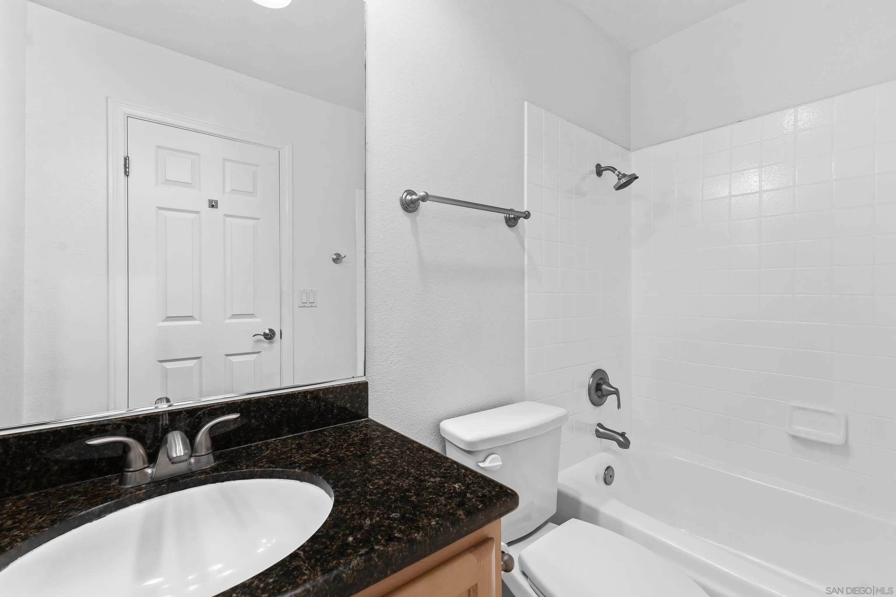 Photo #23: 260007381 Listing: Photo #23