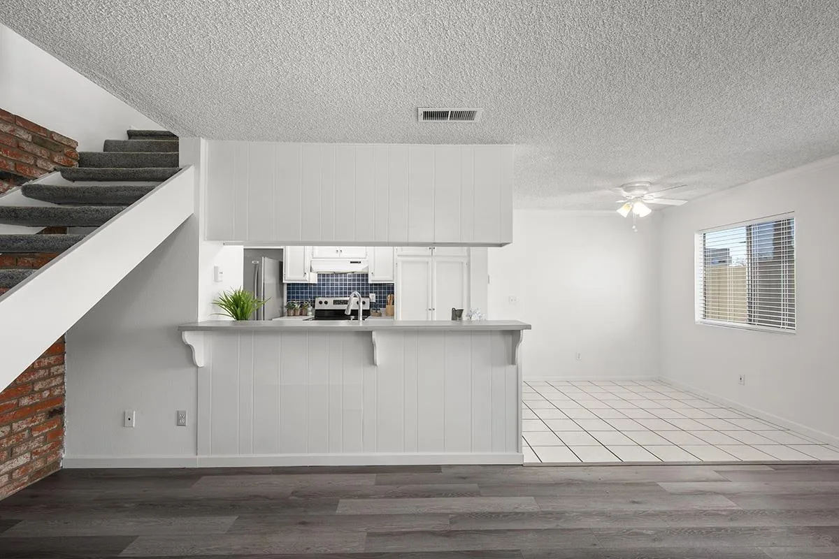 https://cdn.realtyfeed.com/cdn/127/260007388/673457003cd6f328019ba696f3b97cc0.webp