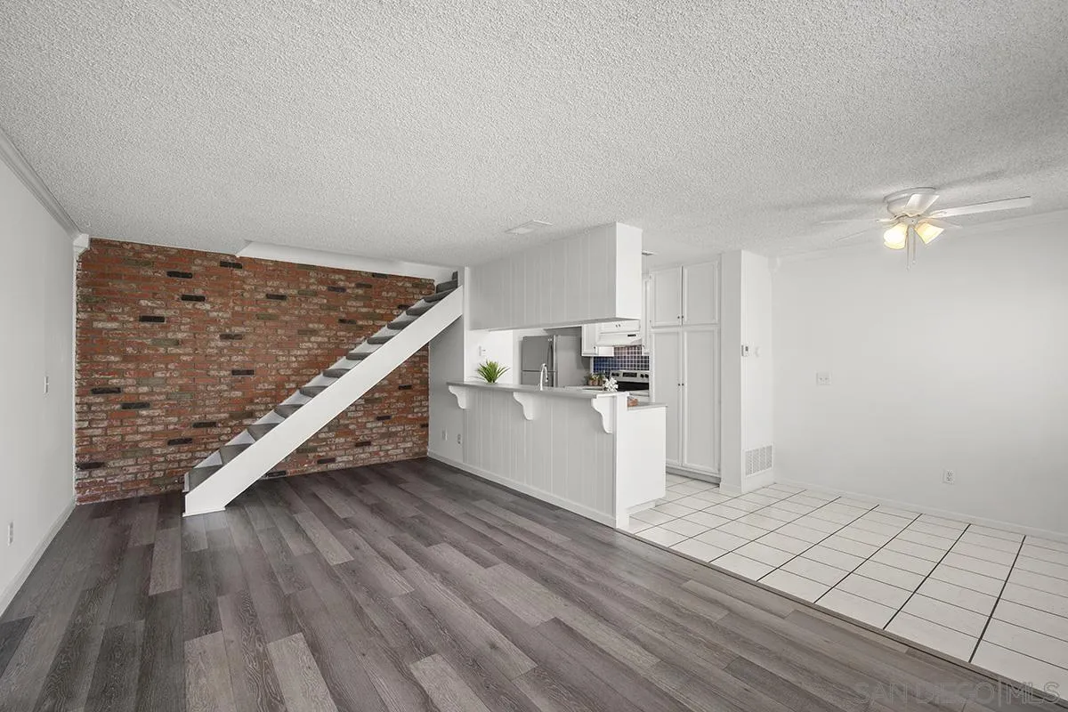 https://cdn.realtyfeed.com/cdn/127/260007388/6b5b59f14d0f719b84897a3e7b8427bd.webp