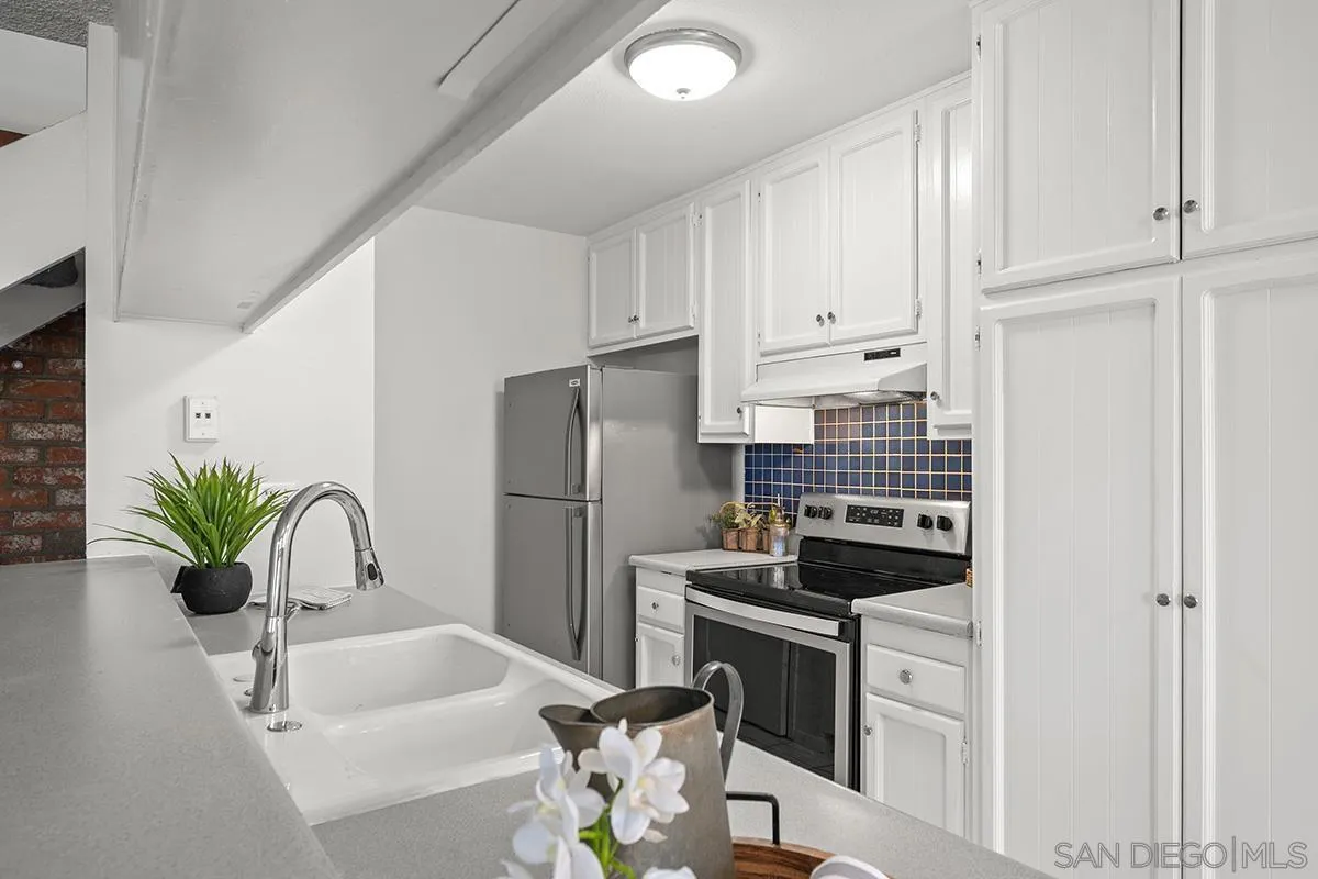 https://cdn.realtyfeed.com/cdn/127/260007388/7b59de4e04636bf66c02049705c9b447.webp