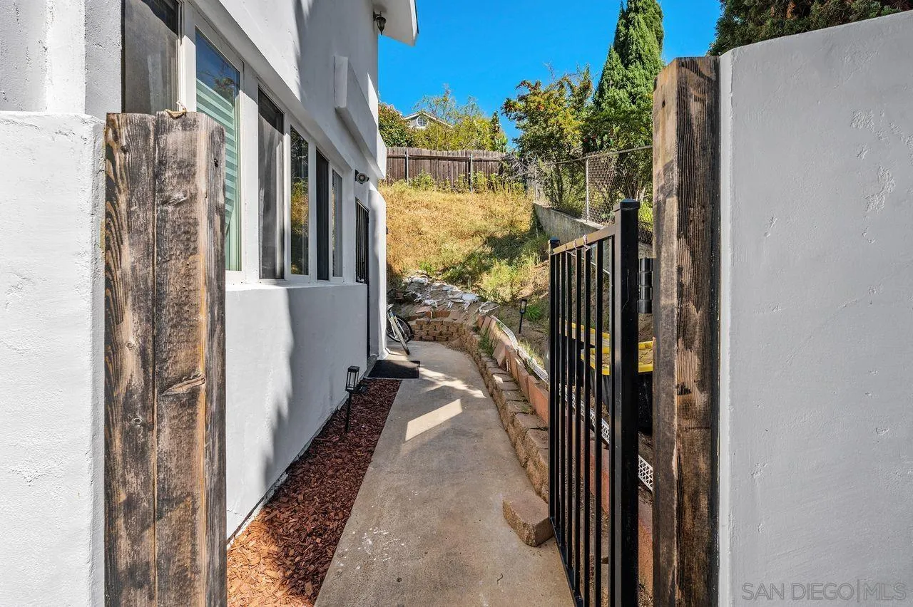 https://cdn.realtyfeed.com/cdn/127/260007399/4195e47808070a08bb8f686452cd4070.webp
