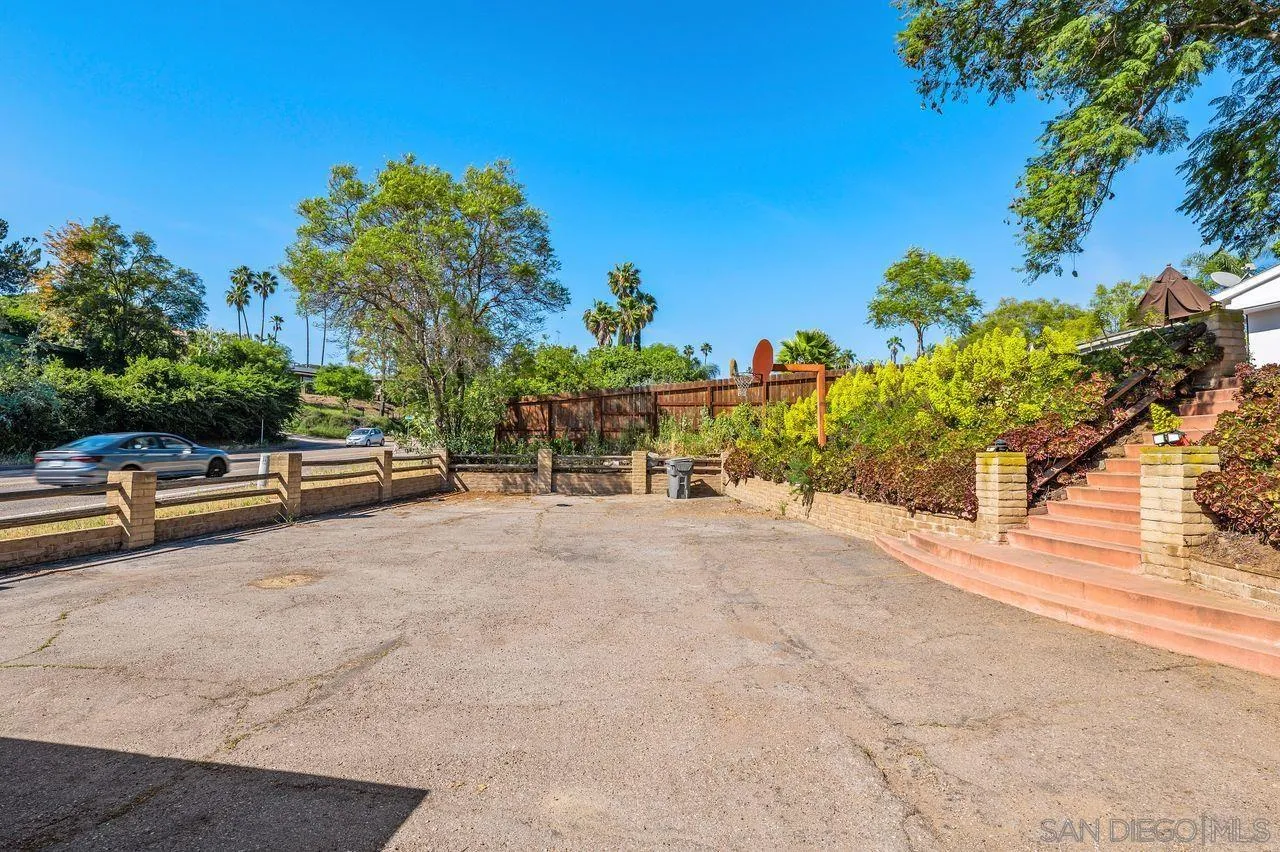https://cdn.realtyfeed.com/cdn/127/260007399/48d80a9bc0aa768902751bfc498c5100.webp