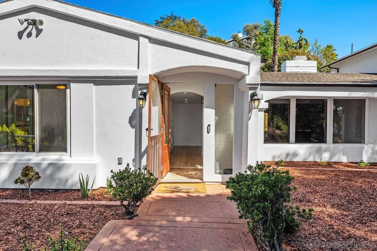 https://cdn.realtyfeed.com/cdn/127/260007399/c3fb54e8335af8d34f154600b3b04273.webp