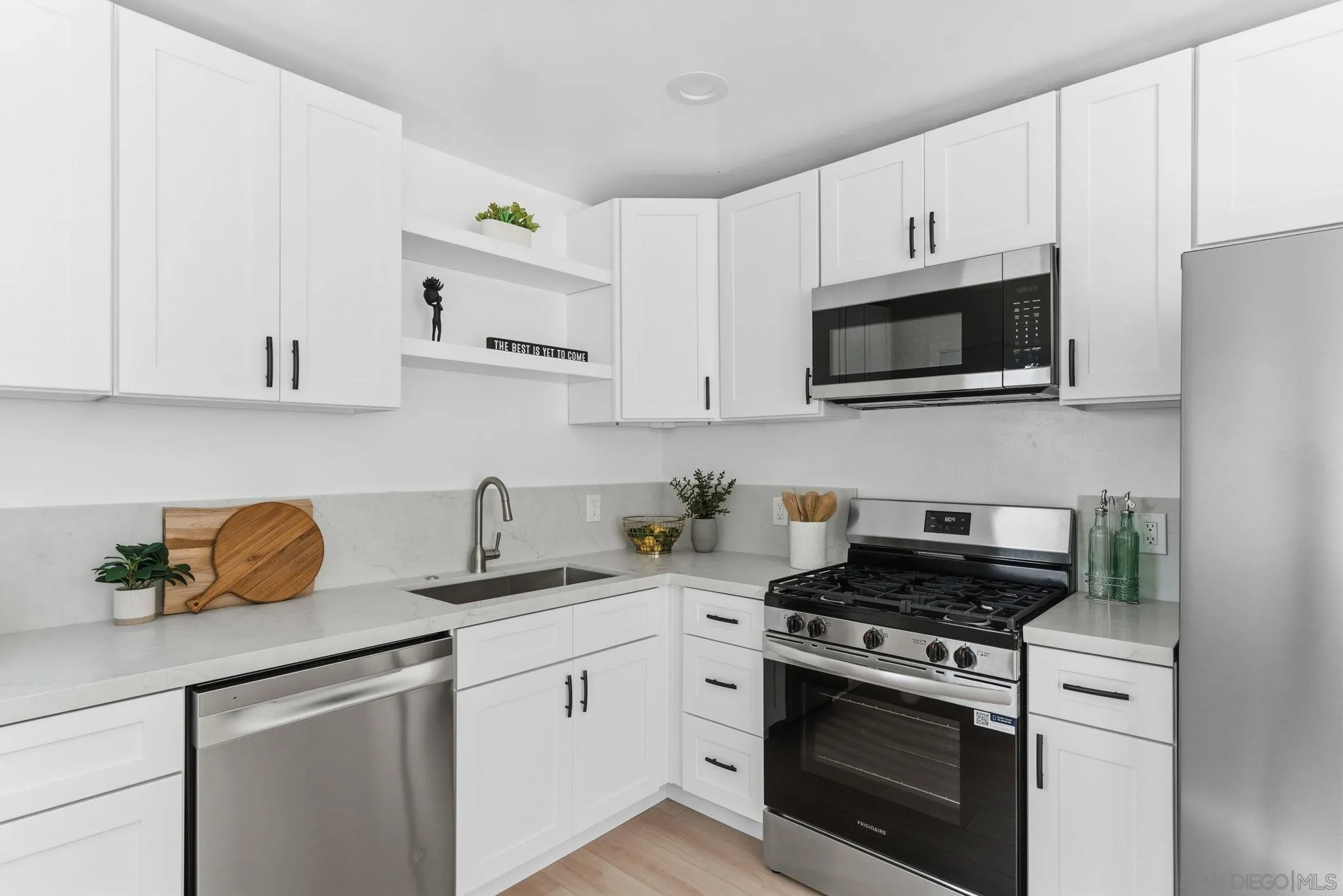 https://cdn.realtyfeed.com/cdn/127/260007400/3e2917743f793d71565077b933da142d.webp