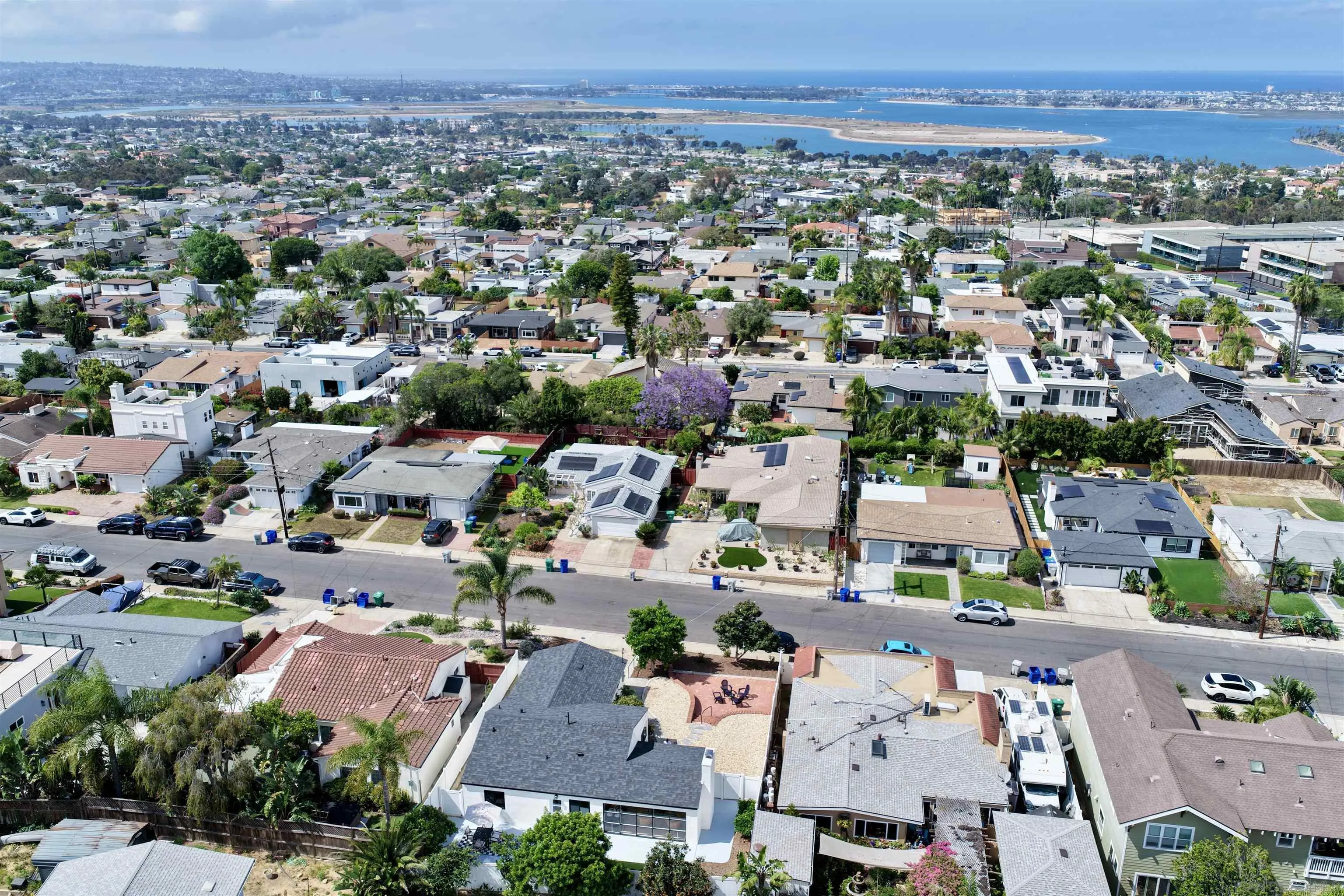 https://cdn.realtyfeed.com/cdn/127/260007400/708a645e664f287e1ad00684278ab959.webp