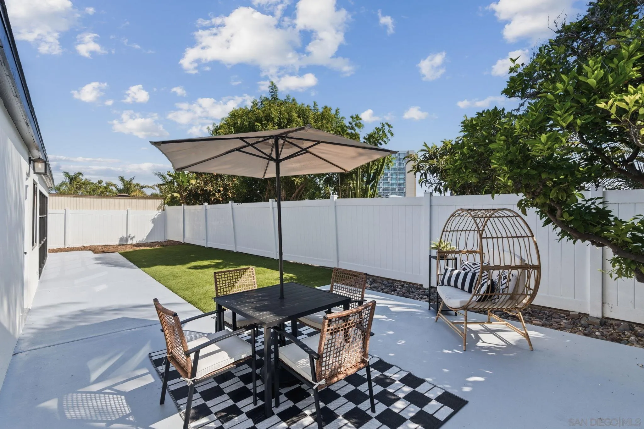 https://cdn.realtyfeed.com/cdn/127/260007400/b6b2b41635d968630598e258fbc11245.webp
