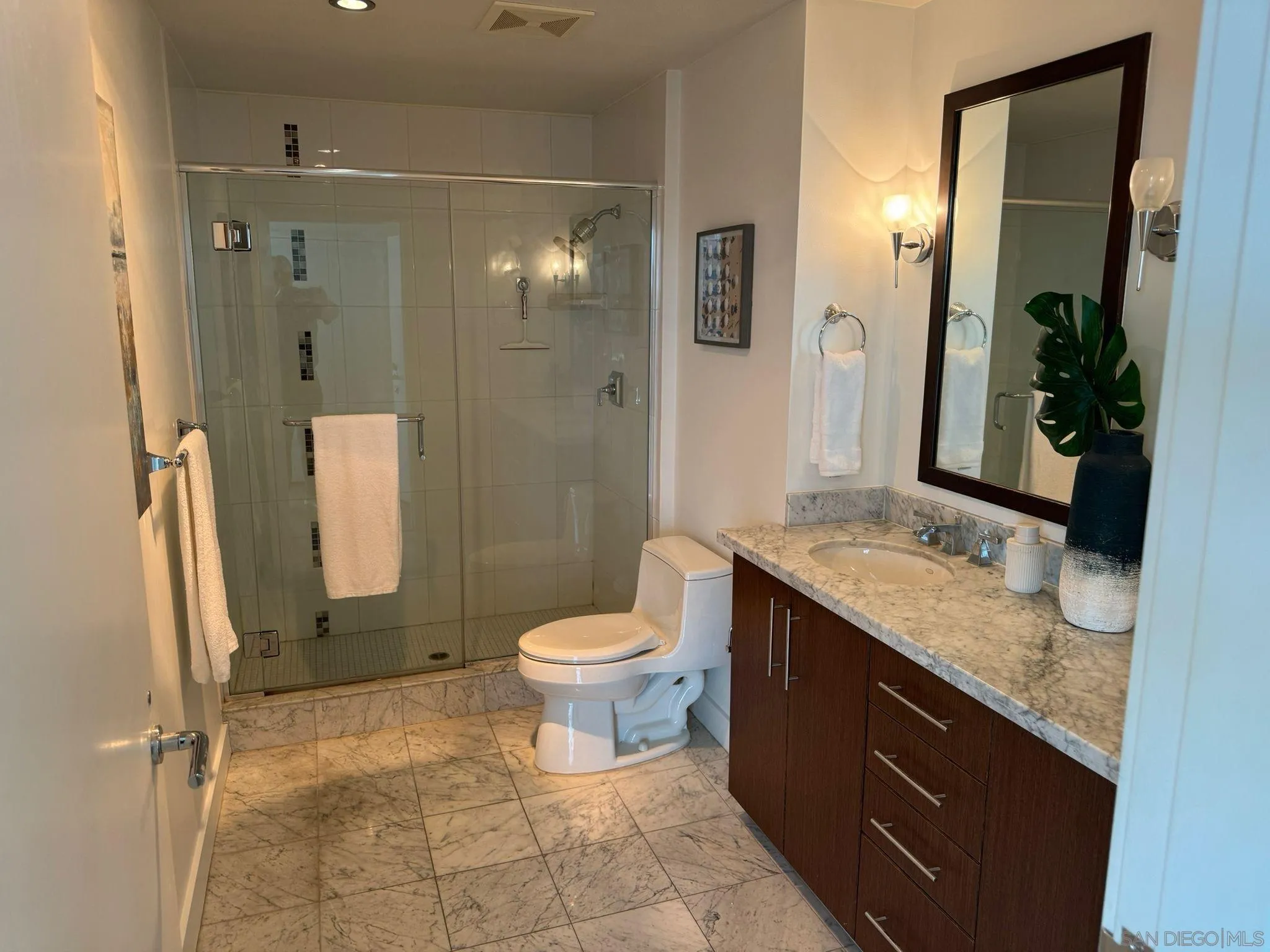 Photo #15: 260007401 Listing: Photo #15