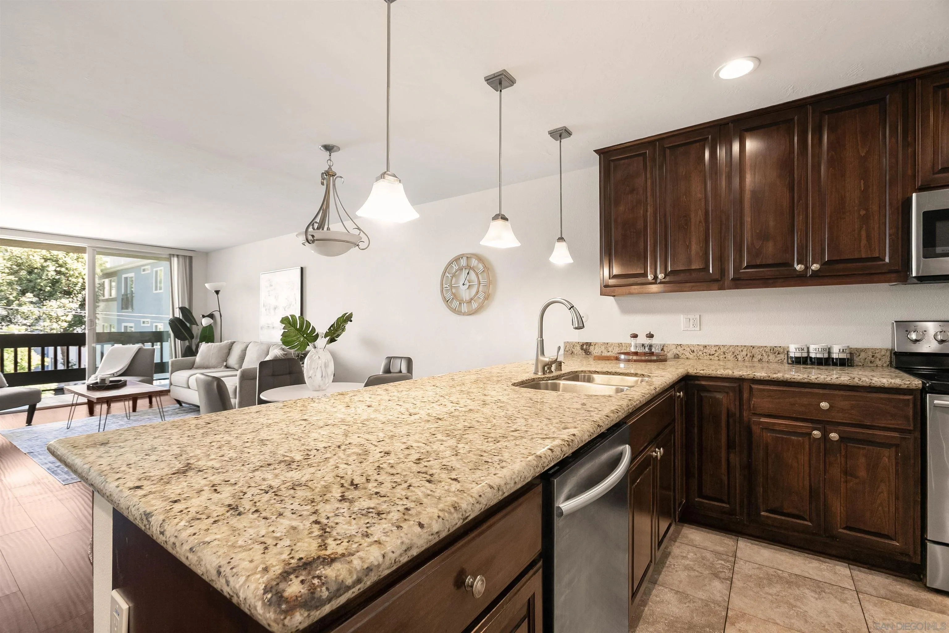 Photo #6: 260007405 Listing: Photo #6