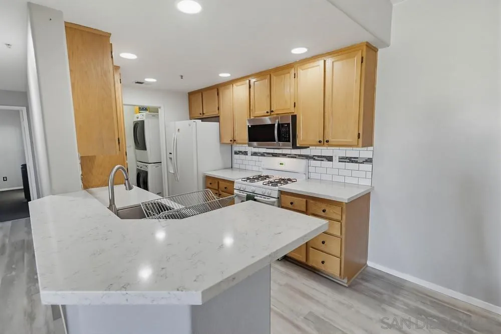 Photo #11: 260007408 Listing: Photo #11