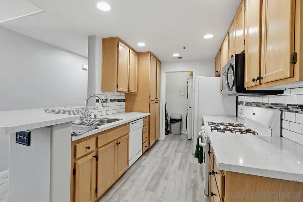 Photo #12: 260007408 Listing: Photo #12