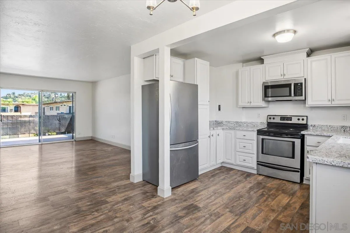 Photo #8: 260007413 Listing: Photo #8