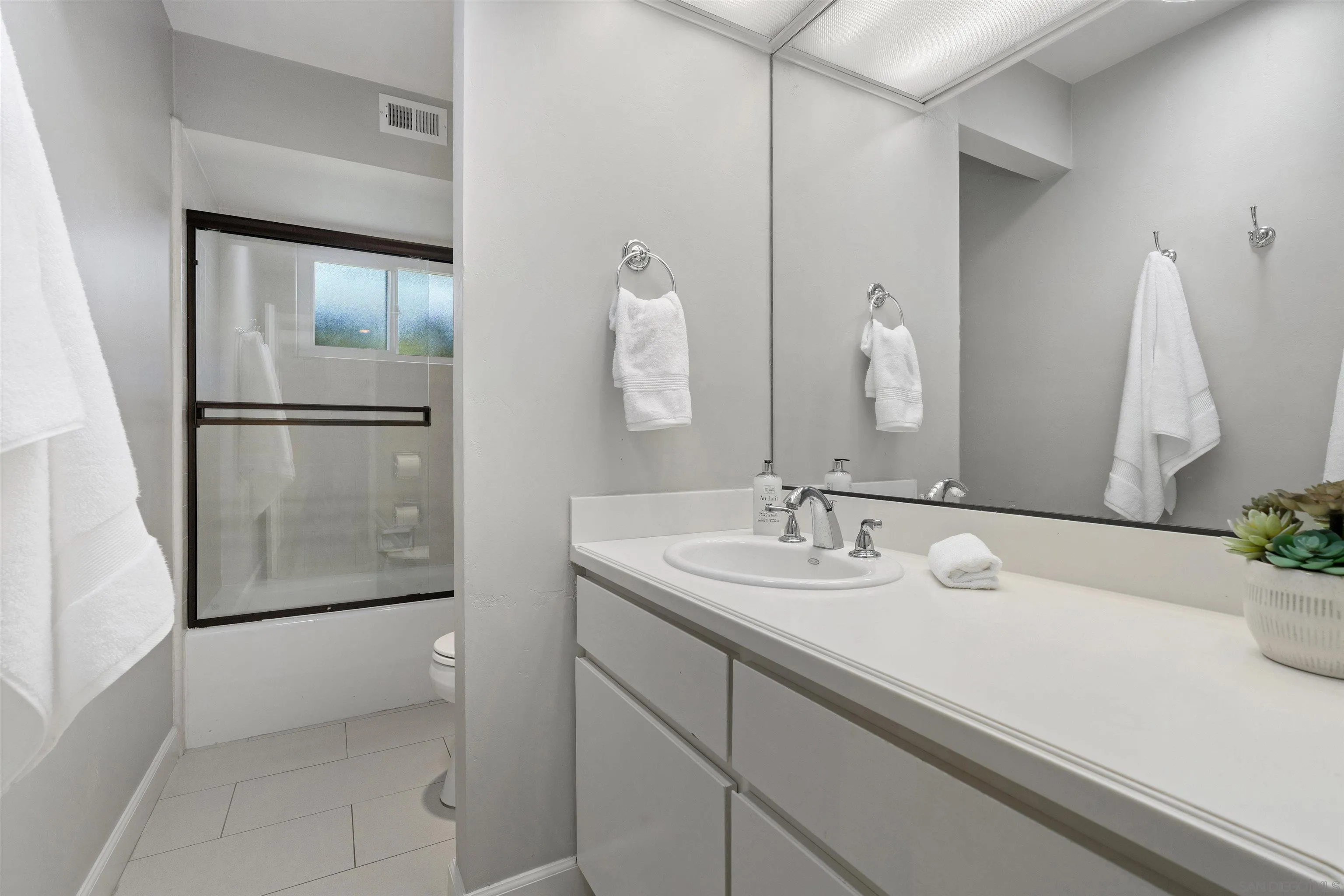 https://cdn.realtyfeed.com/cdn/127/260007415/2ec2ab5a453d9a7f793a303d3c20d3ba.webp