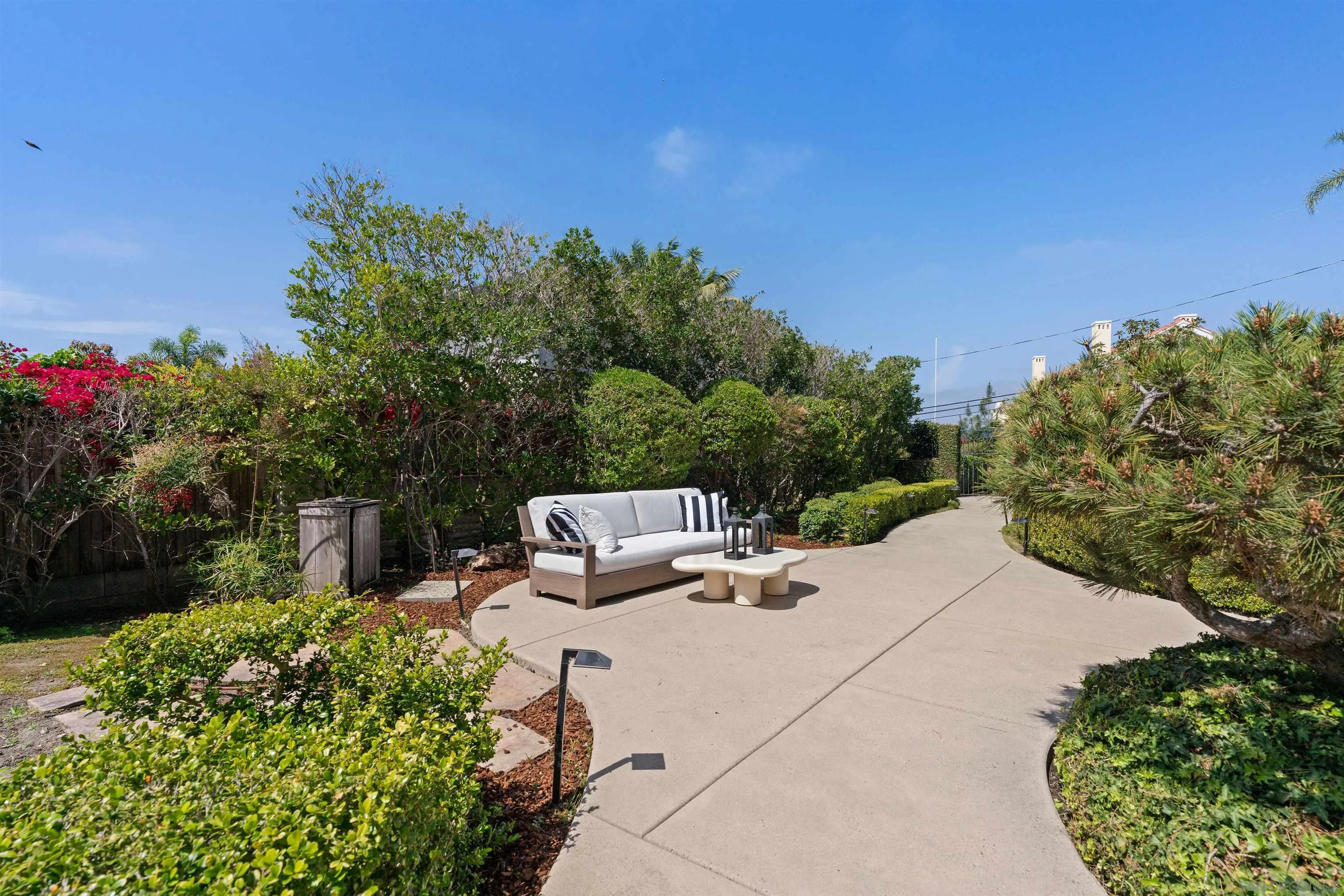 https://cdn.realtyfeed.com/cdn/127/260007415/a0bc3951650edf5815c1c62b114a332e.webp