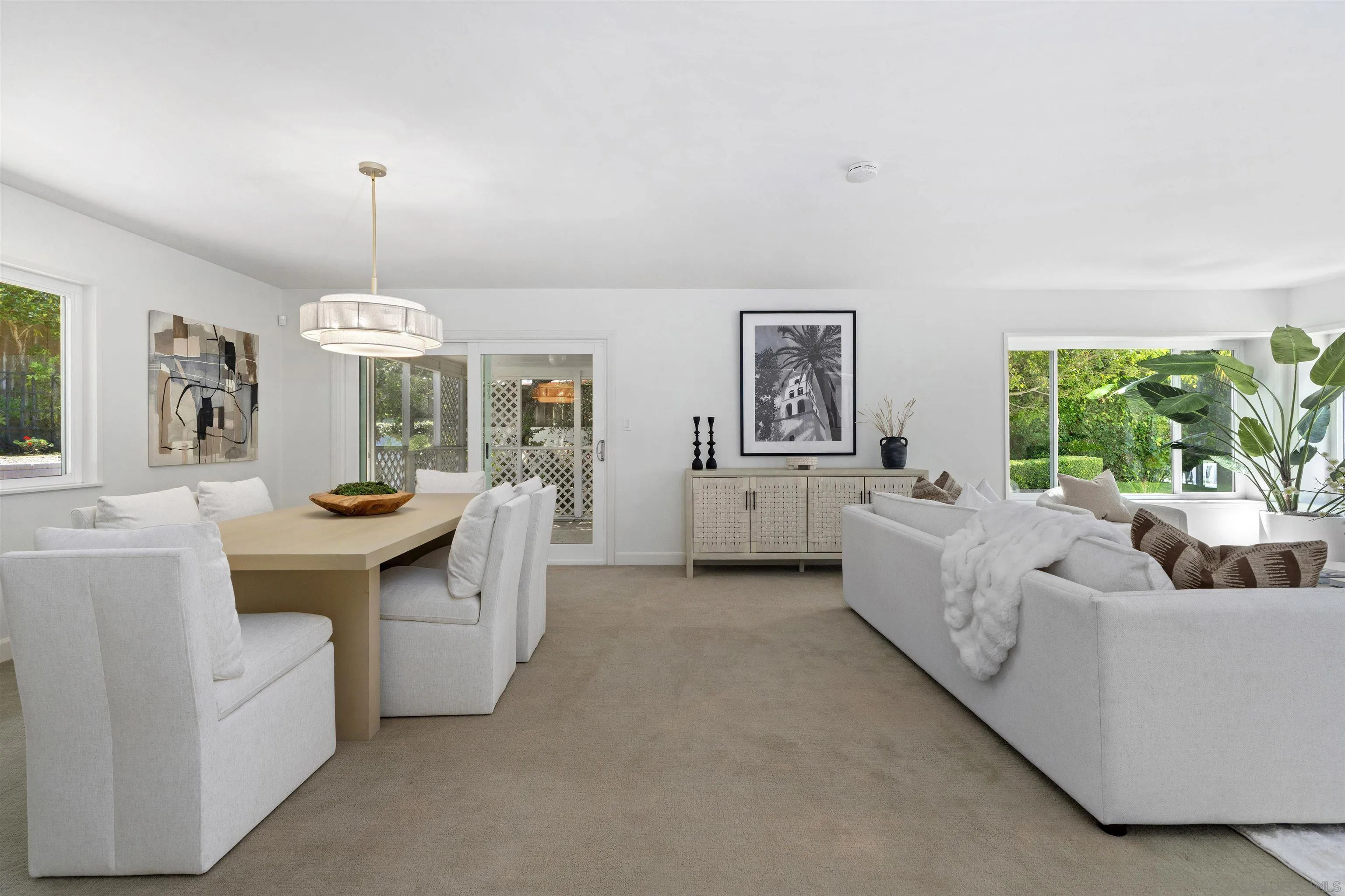 https://cdn.realtyfeed.com/cdn/127/260007415/a1d5e54b0cf14772bf054120f14193a2.webp