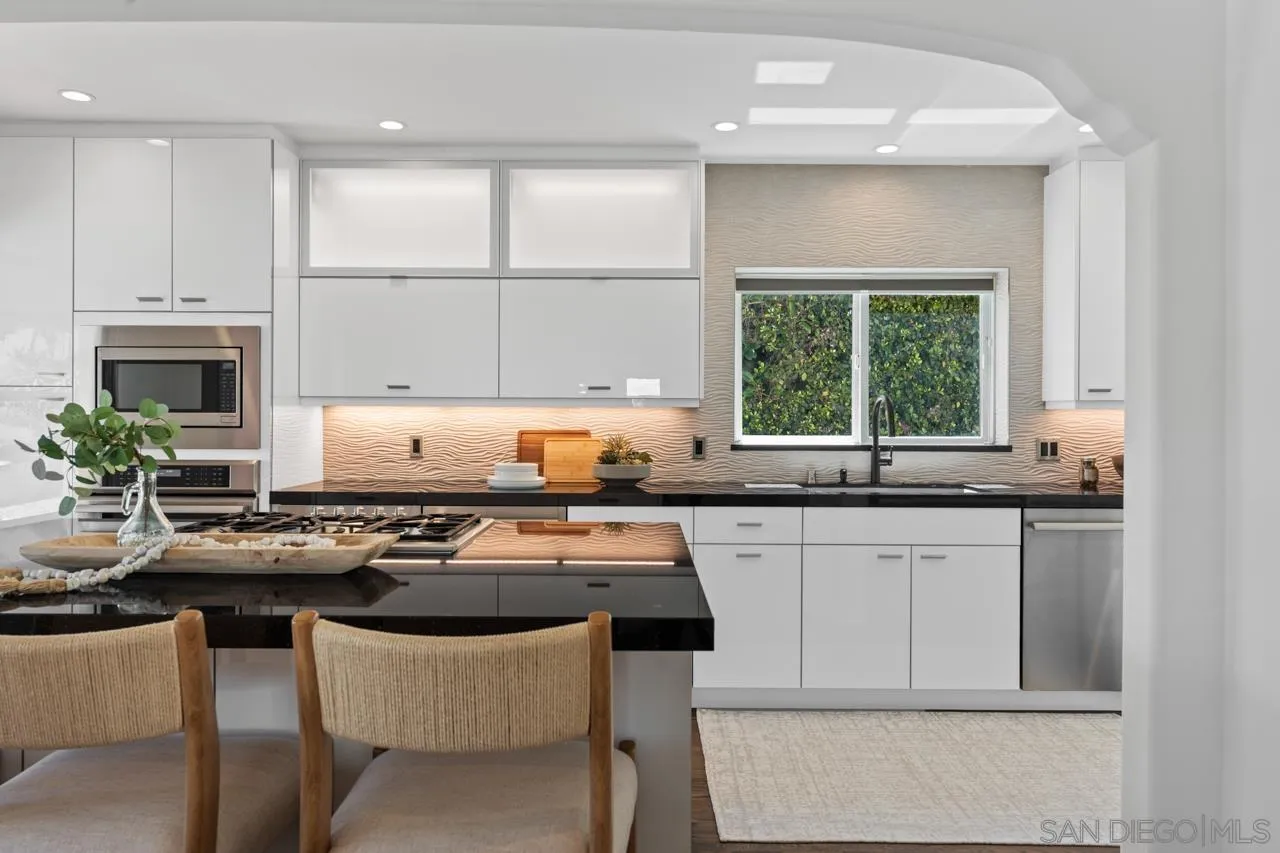 https://cdn.realtyfeed.com/cdn/127/260007416/ab4a09f8247c32306e241bc059ad81d3.webp