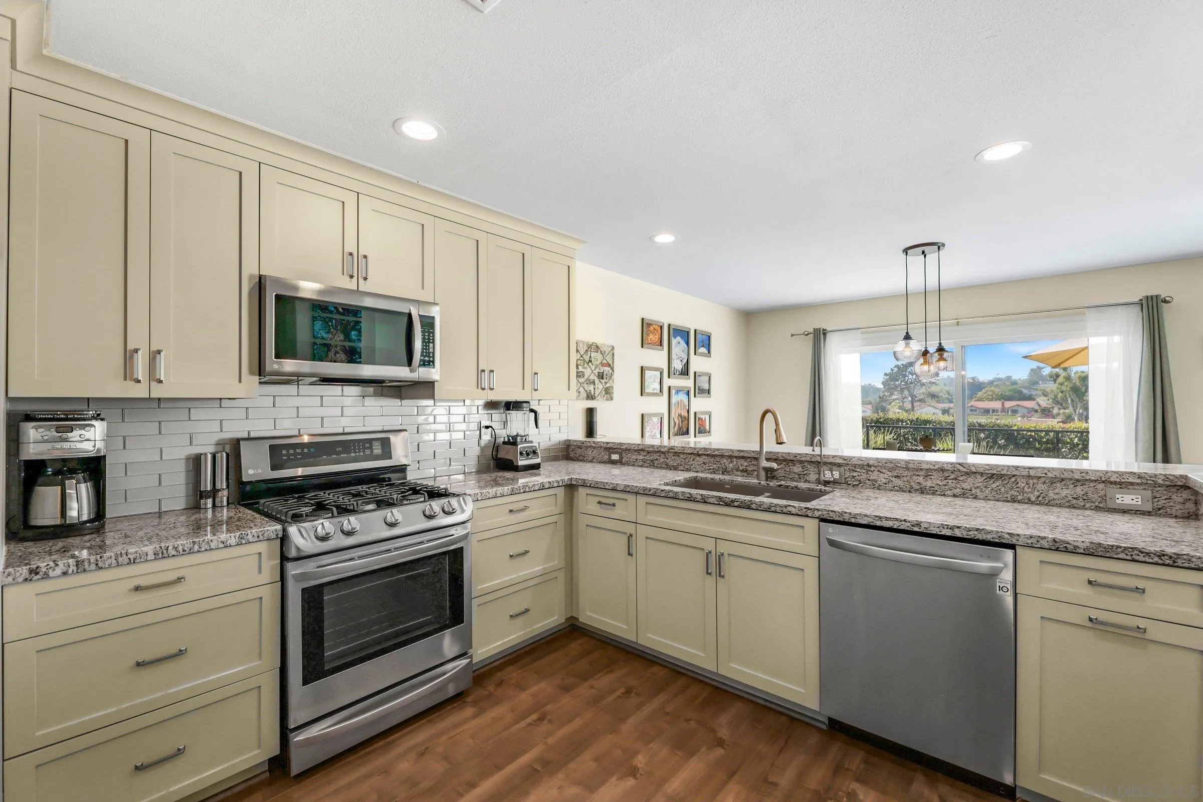 Photo #6: 260007420 Listing: Photo #6