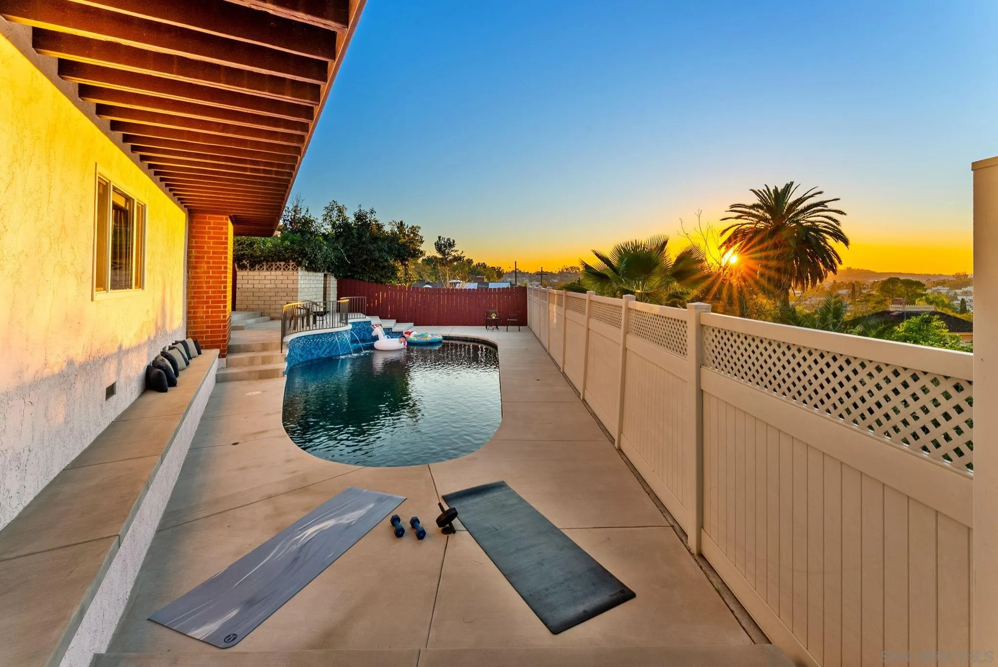 https://cdn.realtyfeed.com/cdn/127/260007425/5bde0dee4615b5bf3929a564285ee225.webp